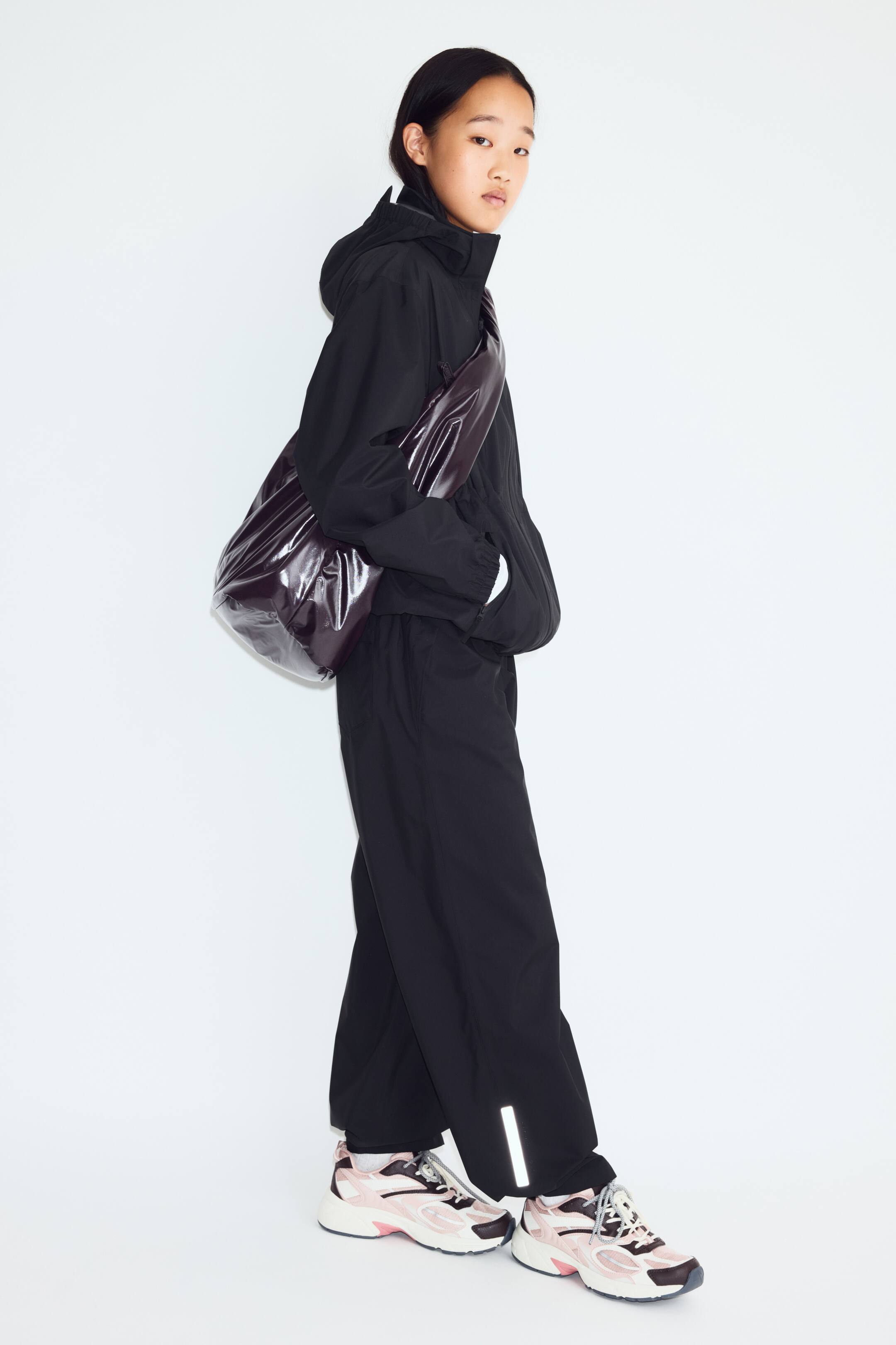 이미지 확대 보기: 패커블 레인 팬츠 레귤러핏 StormMove™ - 블랙 - Kids | H&M KR 1