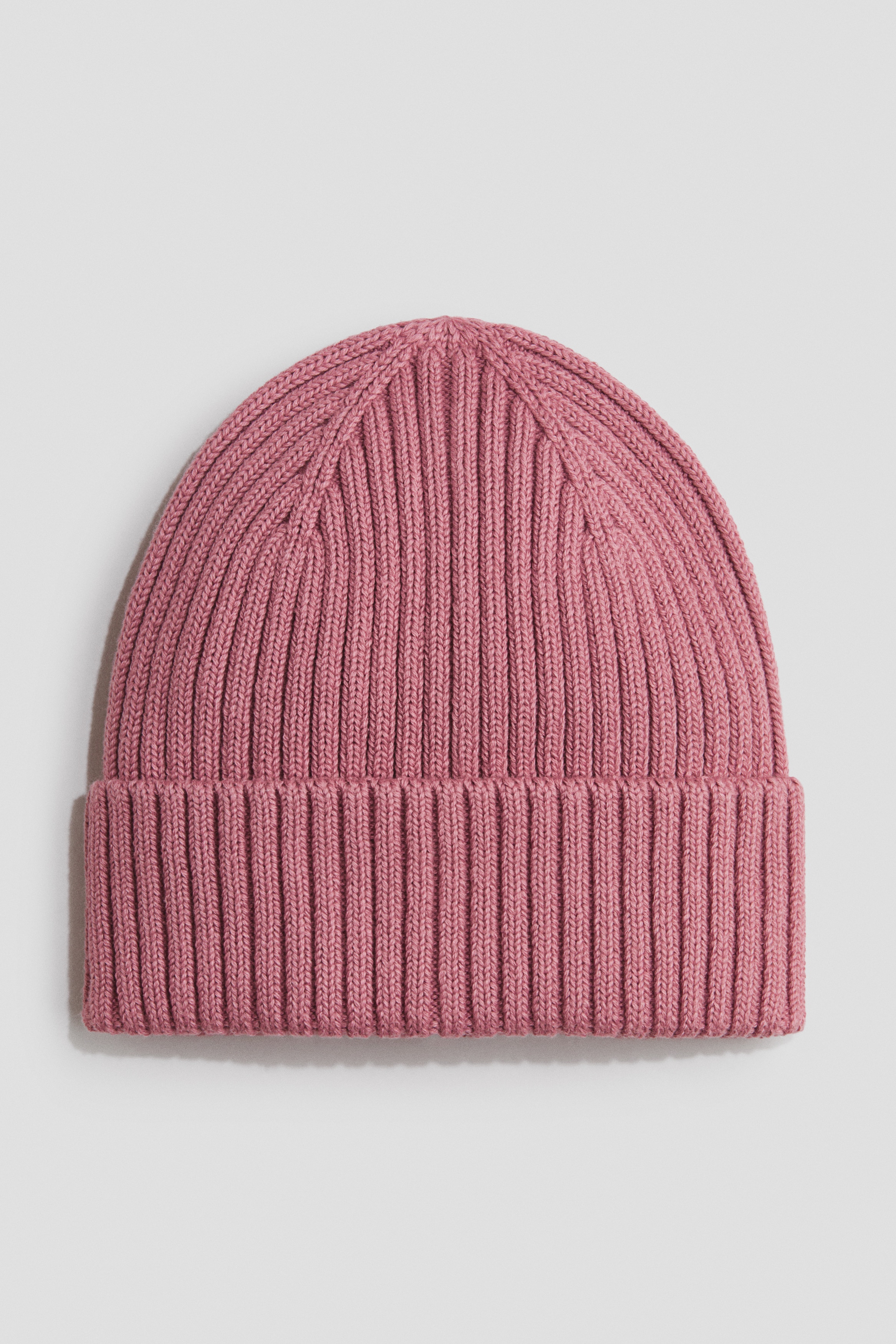Bonnet en maille côteléeModèle