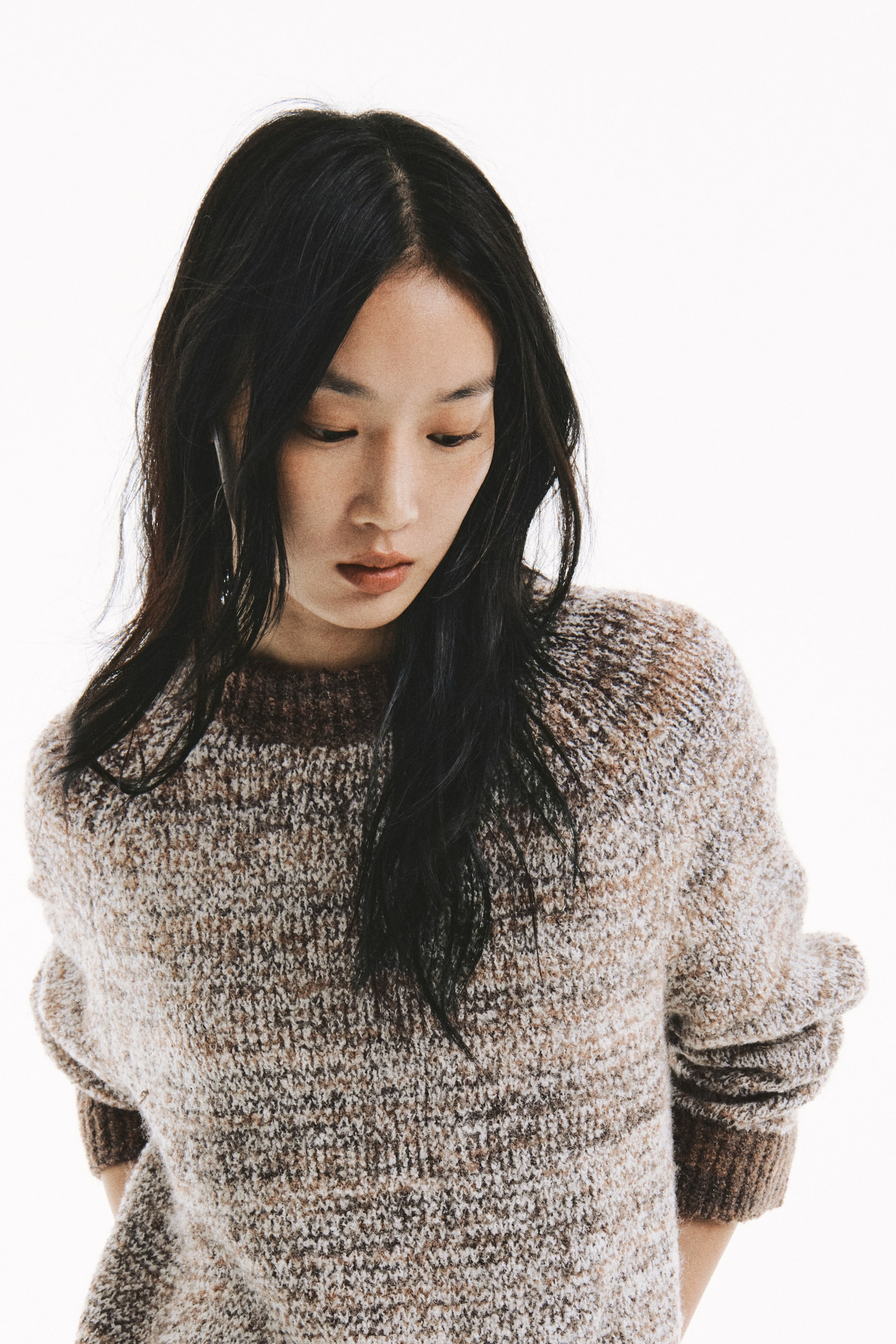 拡大画像を表示: ブークレニットセーター - ブラウン／ホワイト - レディース | H&M JP 2