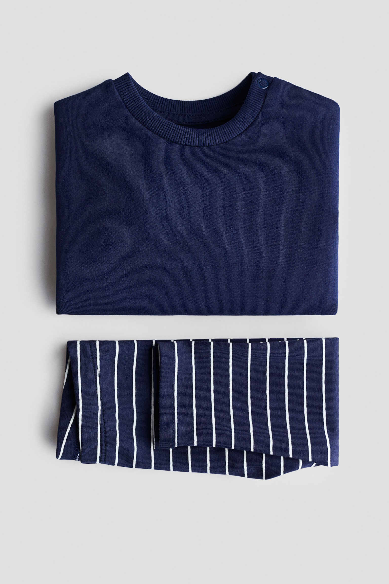 2-teiliges Set mit Sweatshirt und Leggings - Marineblau/Gestreift/Helllila/Herzen/Hellrosa/Kirschen/Cremefarben/Maus/Mattrosa/Äpfel/Hellbeige/Bär - 2