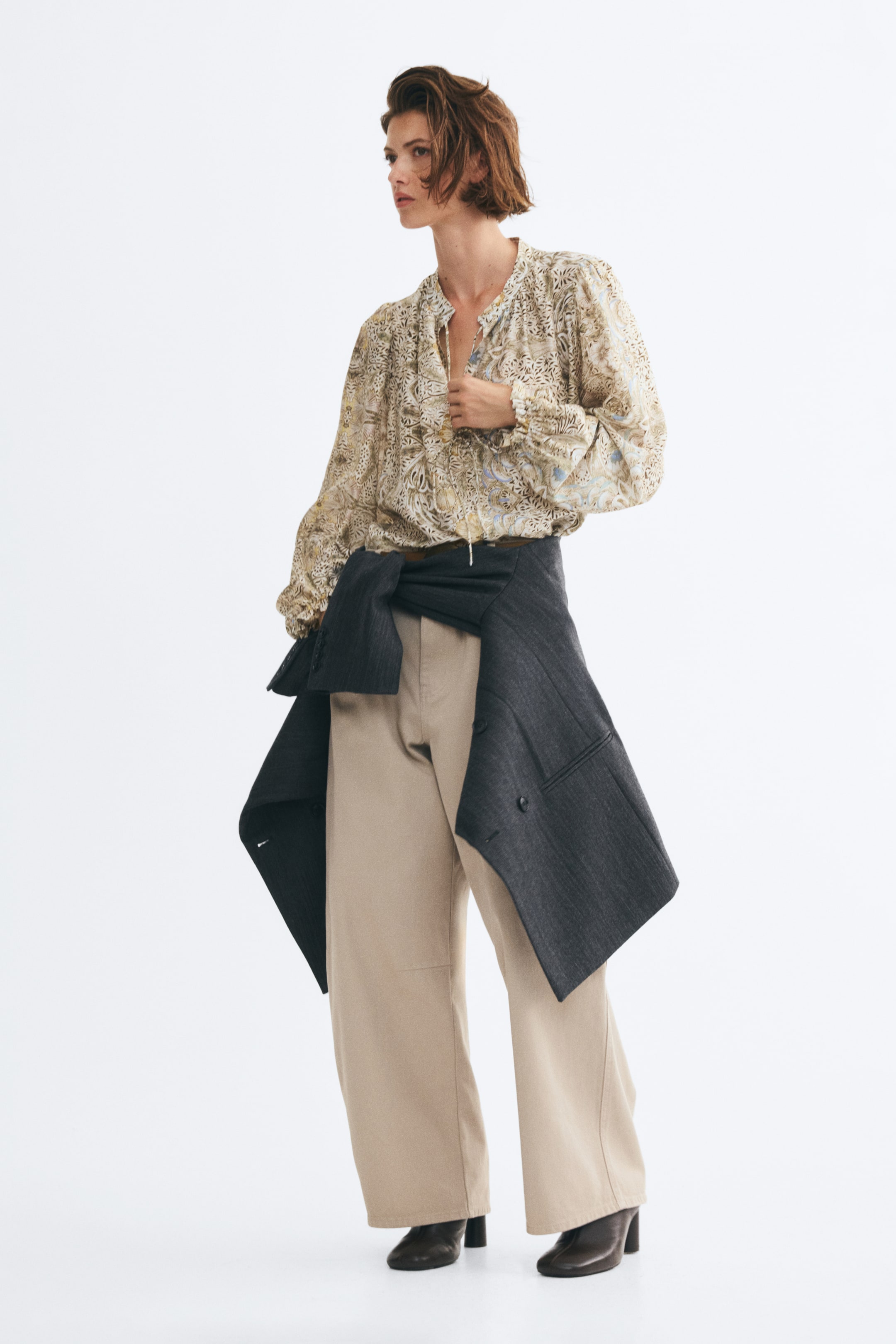 Blouse avec détail à nouer