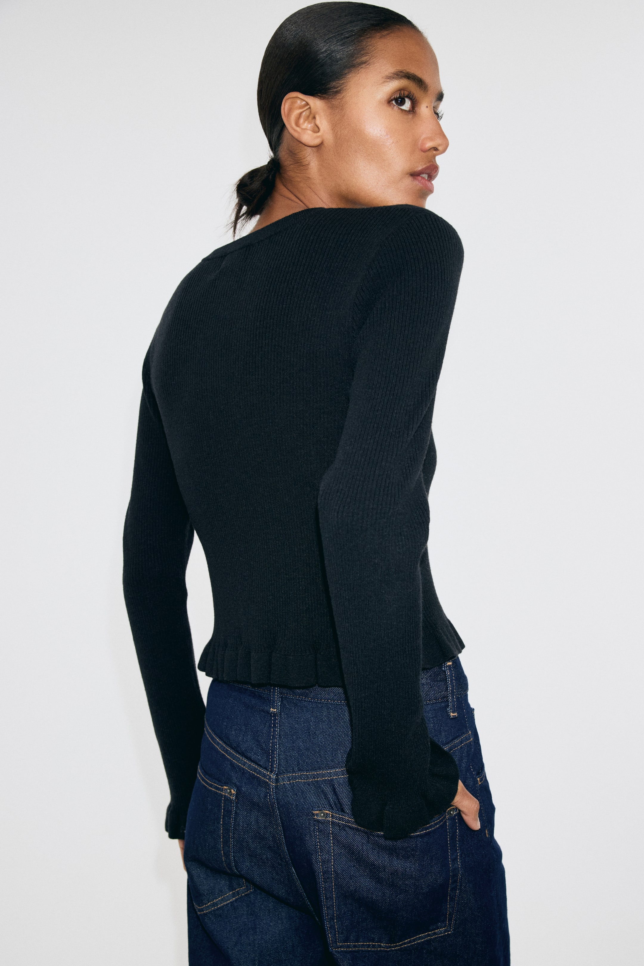 Zobraziť väčší obrázok: Sveter z rebrovaného úpletu - Čierna - ŽENY | H&M SK 3