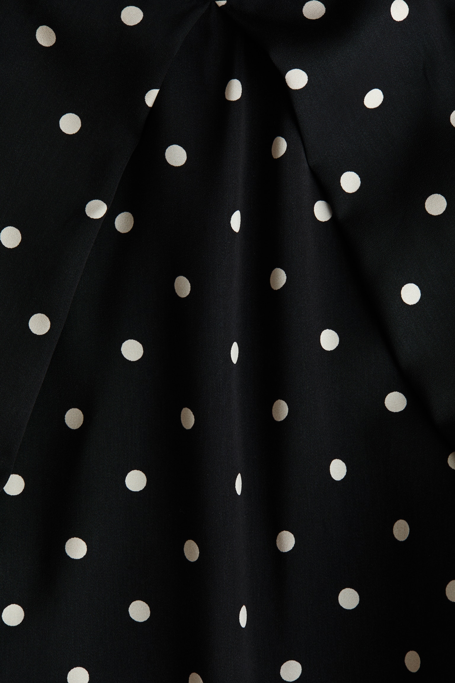 Neckholdertop aus Satin - Schwarz/Gepunktet - 2