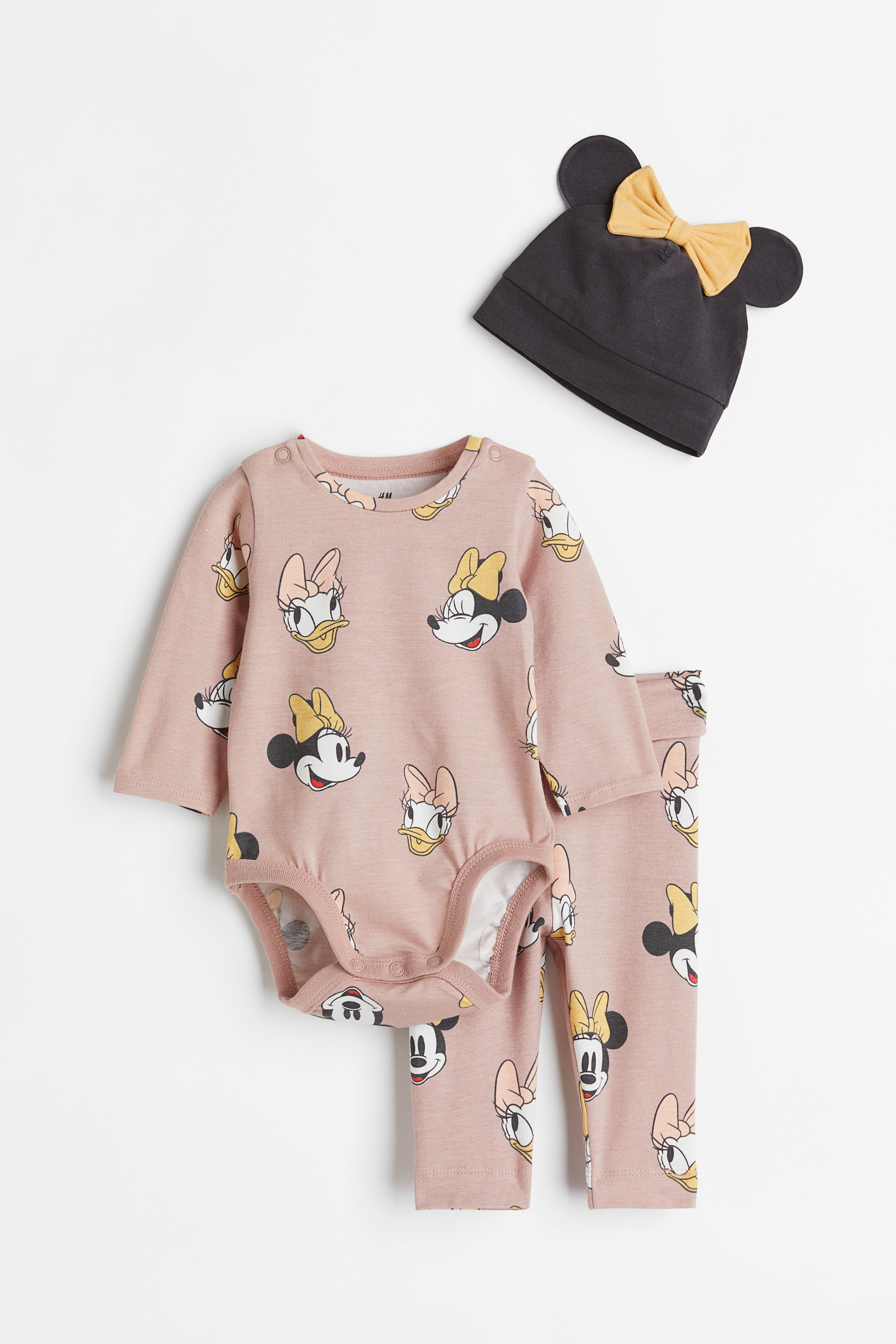 H&m winnie the pooh 3 shops piece set