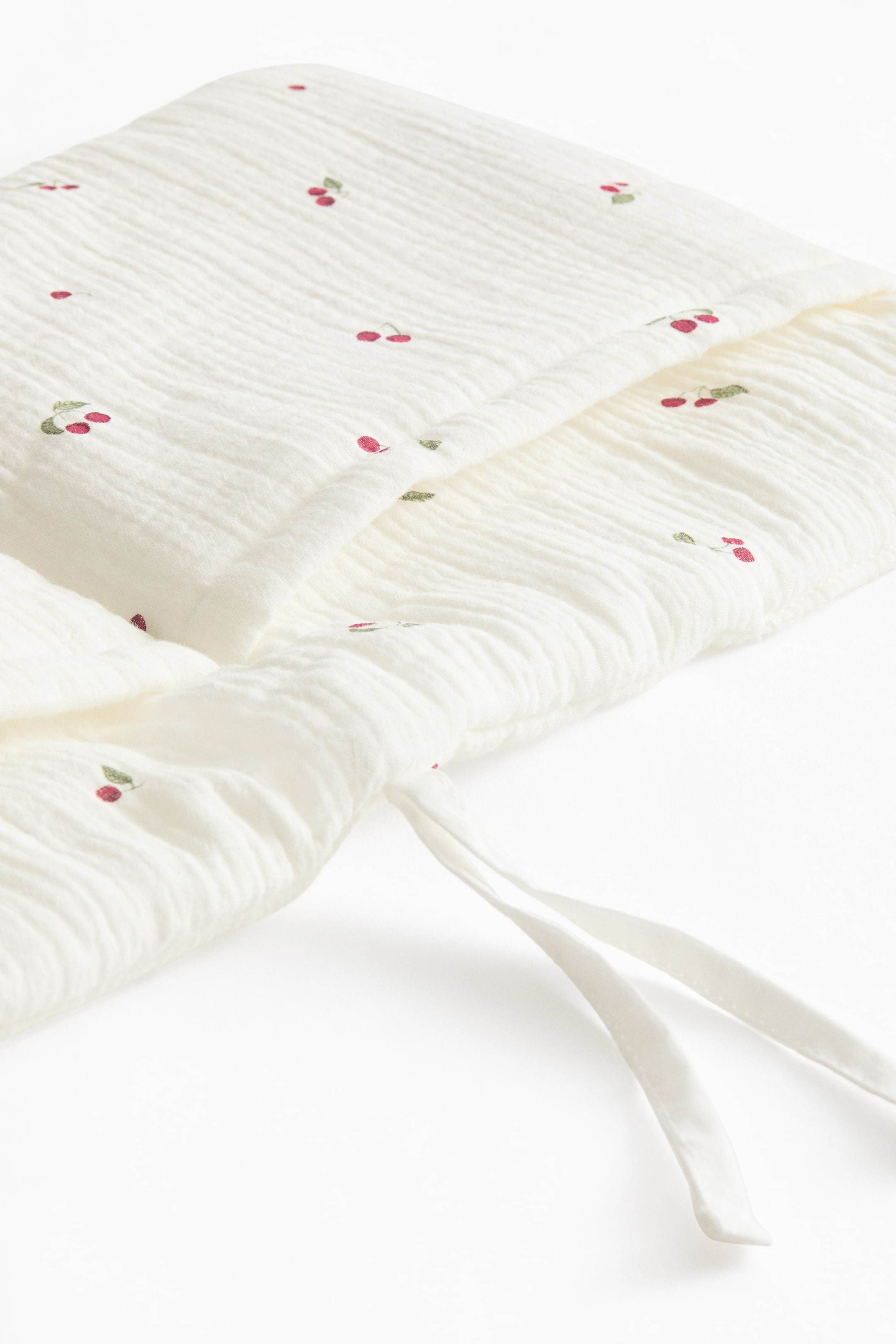 Muslin Hanging Nursery Organizer