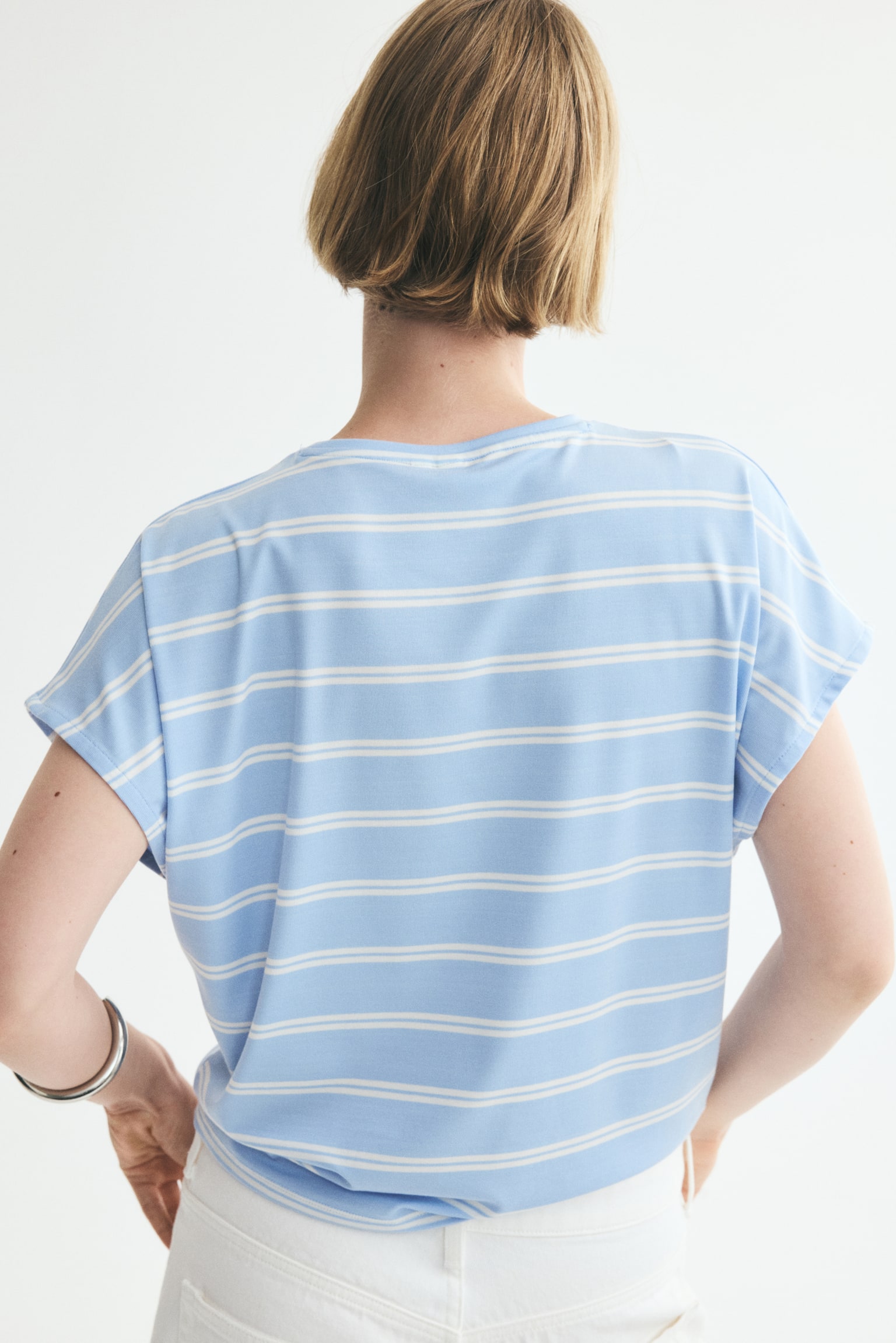 Женский топ H&M Oversized Lyocell Top, цвет: Светлый синий / Полосатый — фото 4