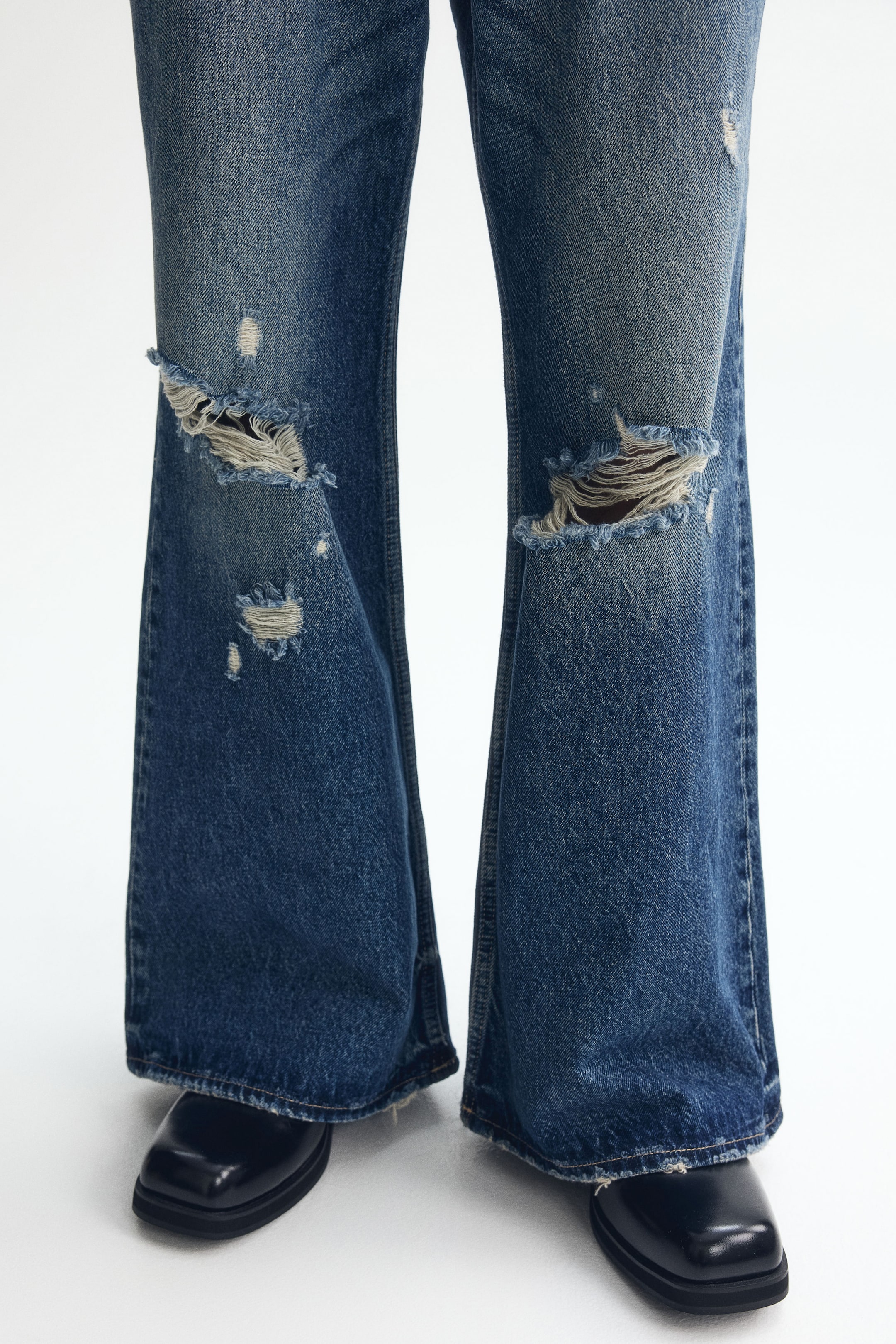 Loose Bootcut Jeans
