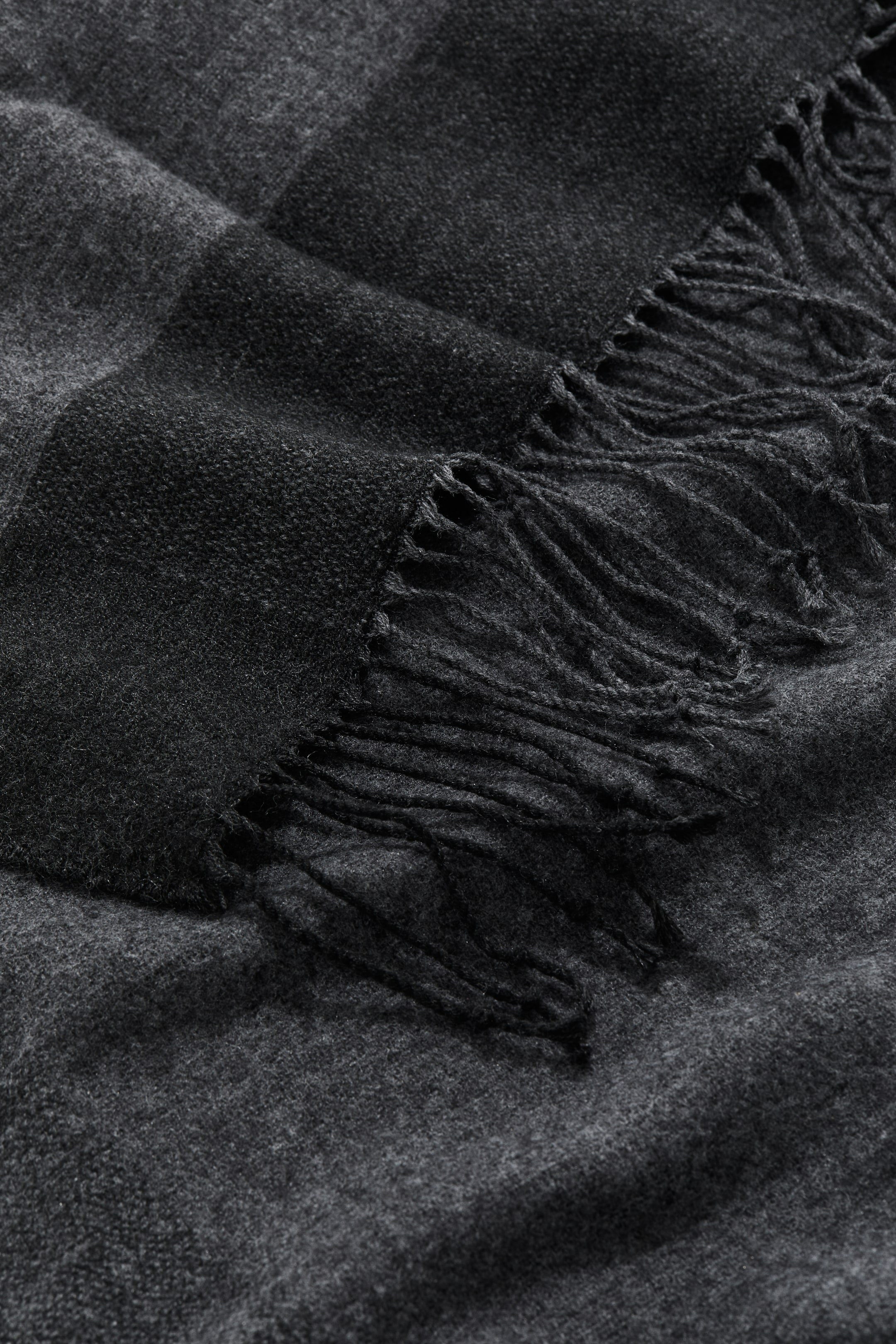 Fringed Throw - Dark gray - Home All | H&M US