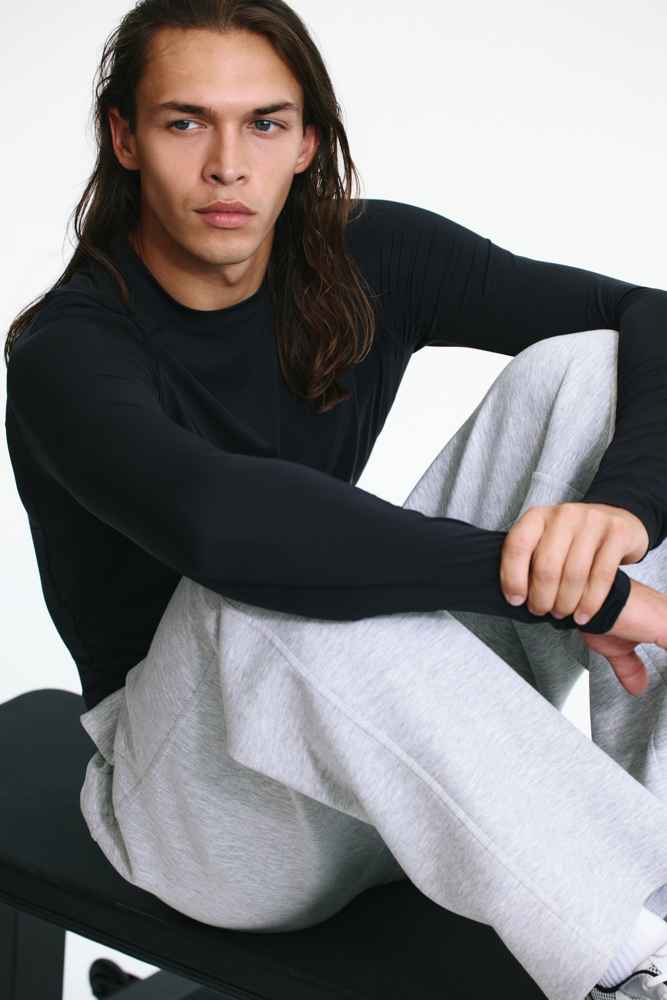 Loose-Fit Sports Joggers with DryMove™
