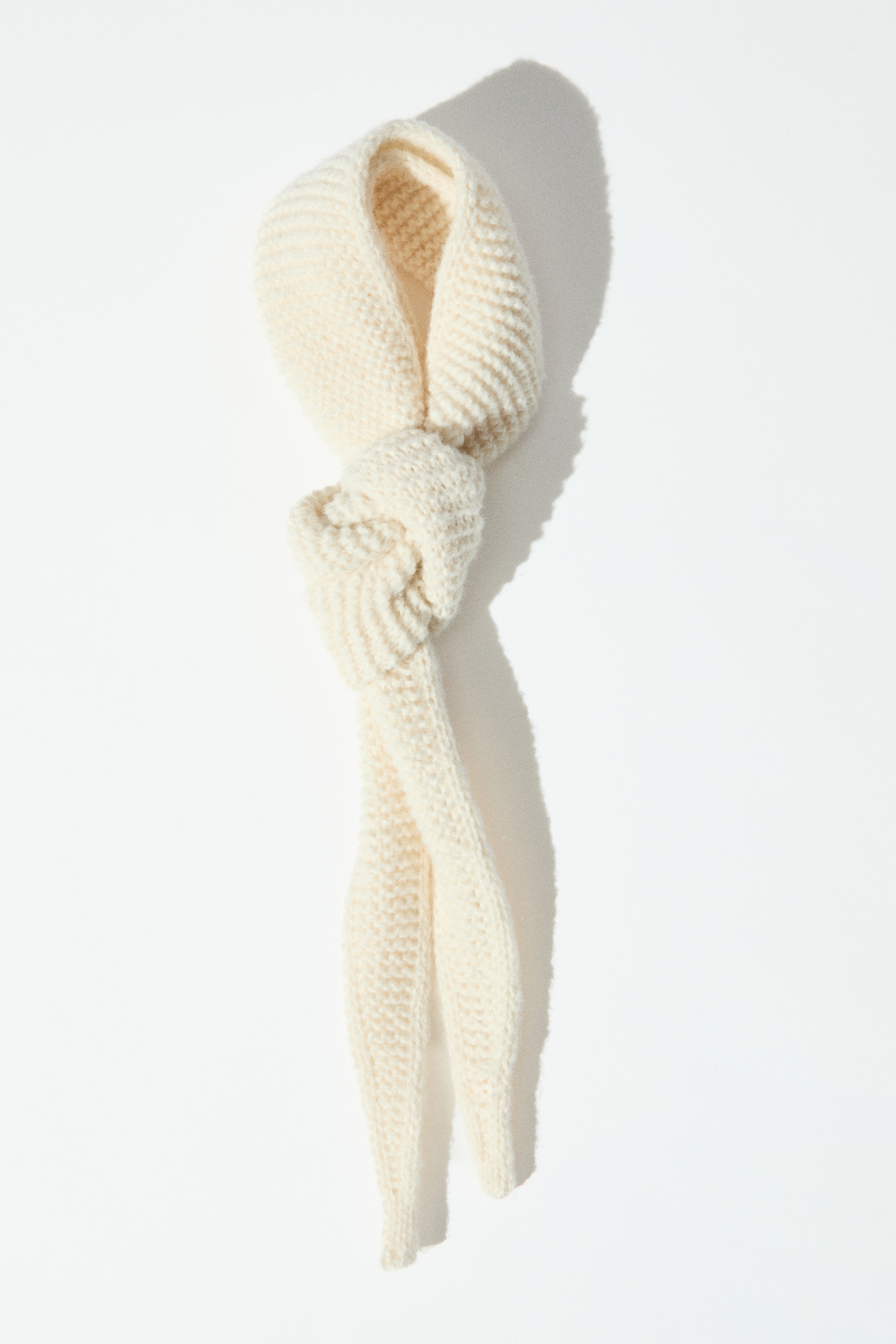 Garter-stitched scarfModel