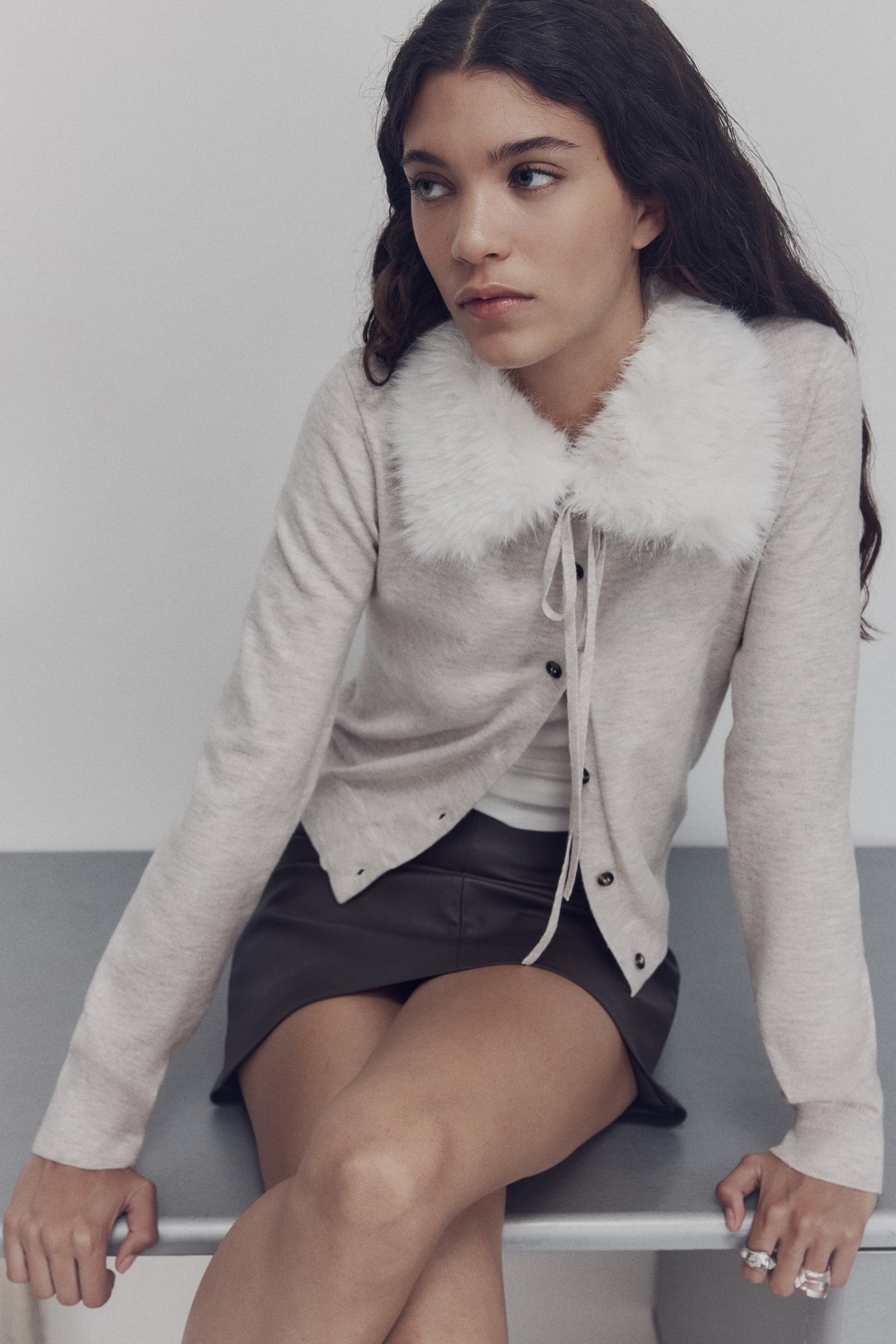 Sveter s golierom - Svetlobéžová melírovaná/Tmavohnedá/Tmavosivá - 7