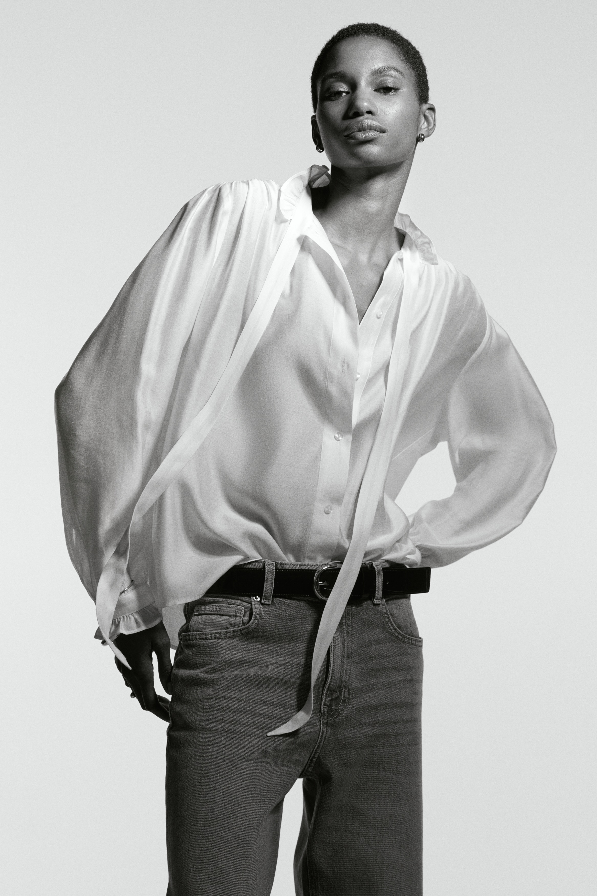 Ladies - White Bow-collar blouse - Size: S  - H&M