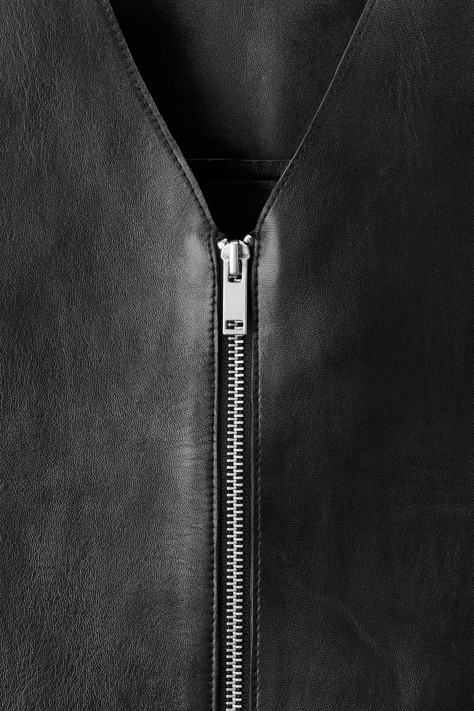 Мужской жилет H&M Leather Vest, цвет: Чёрный — фото 6