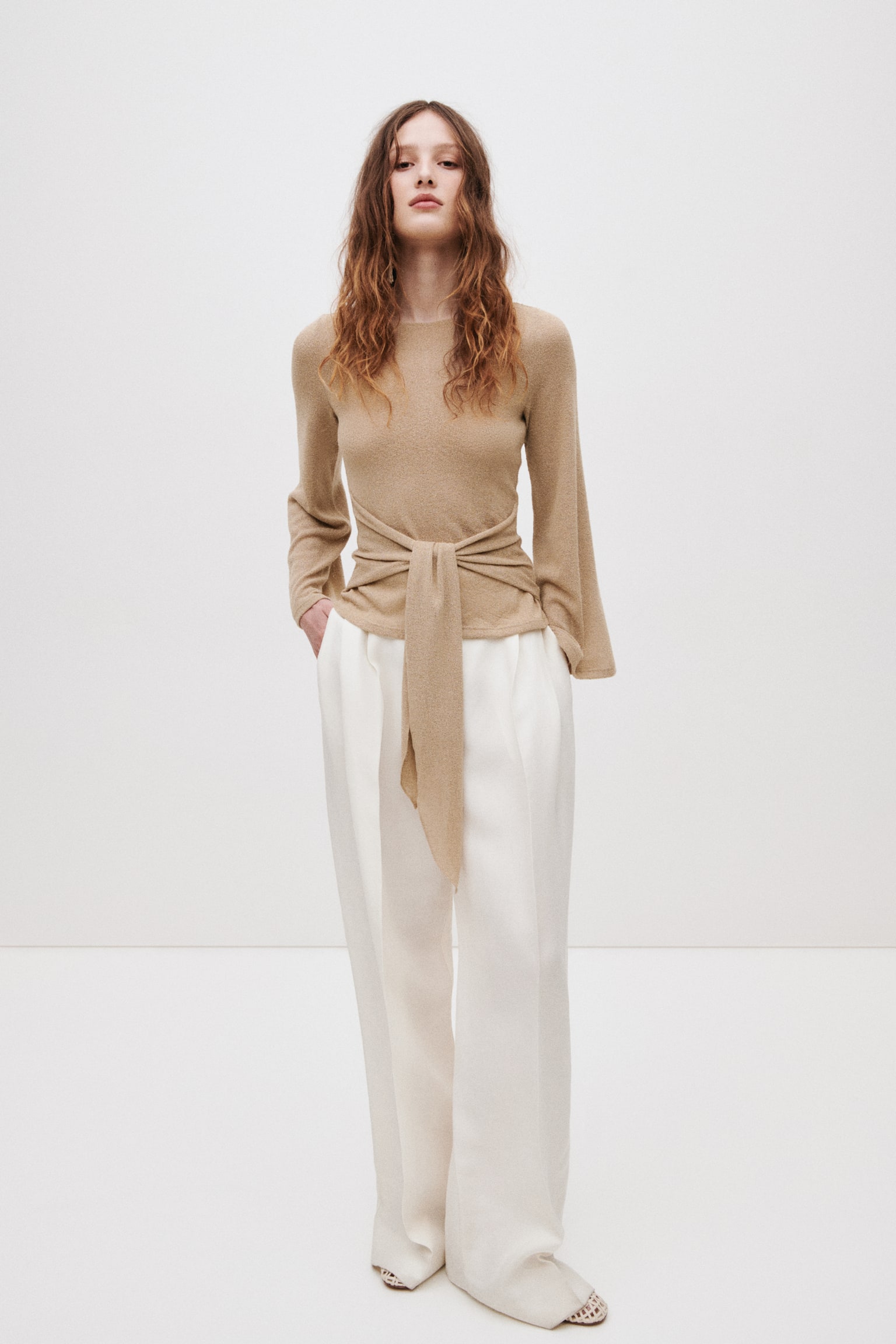 Tie-detail knitted top - Beige/Dunkelbraun - 4