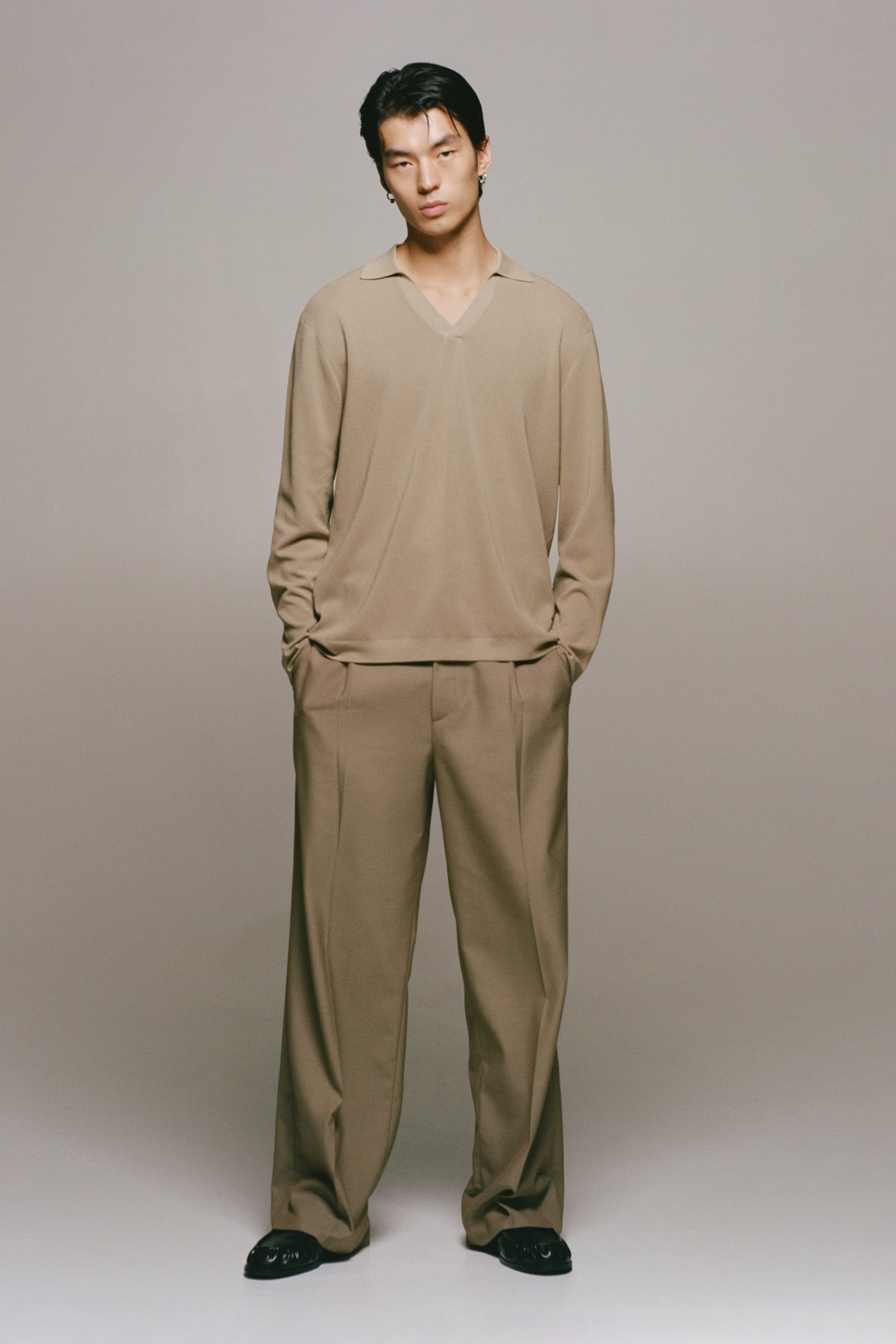 Мужское поло H&M Cooling Regular-Fit Knit Polo Shirt, цвет: Бежевый — фото 7