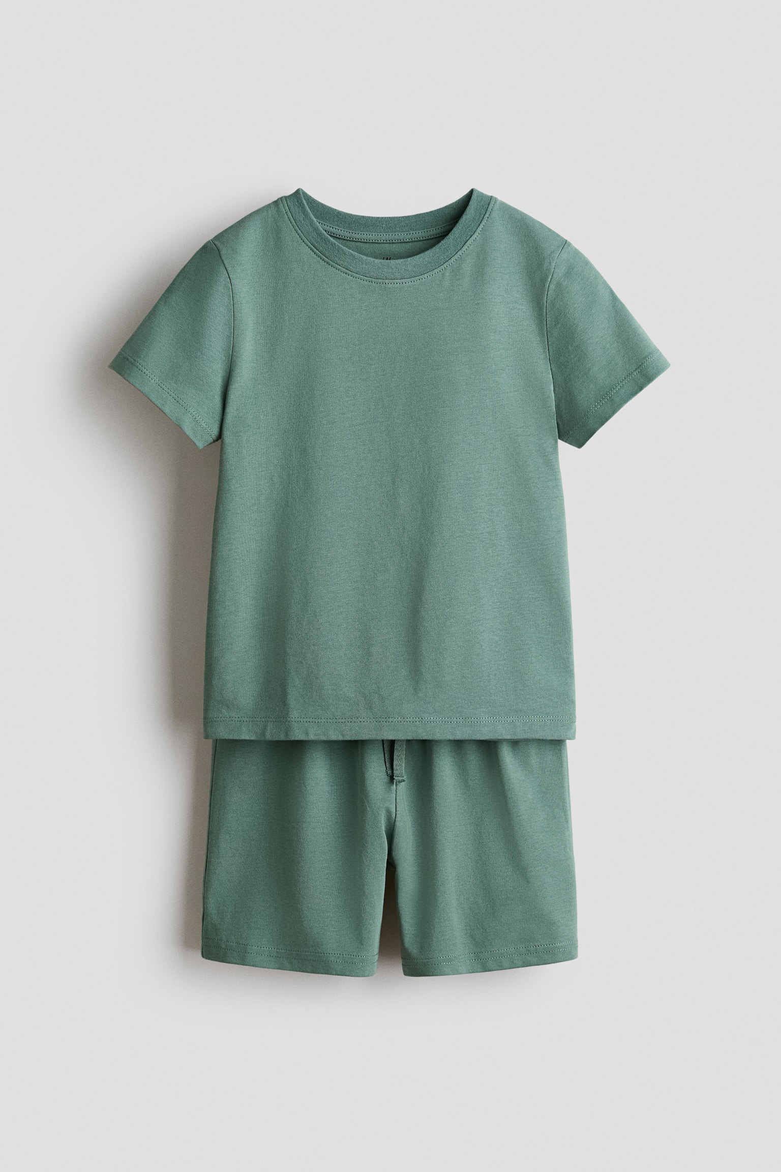 2-Piece T-Shirt and Shorts Set - 1