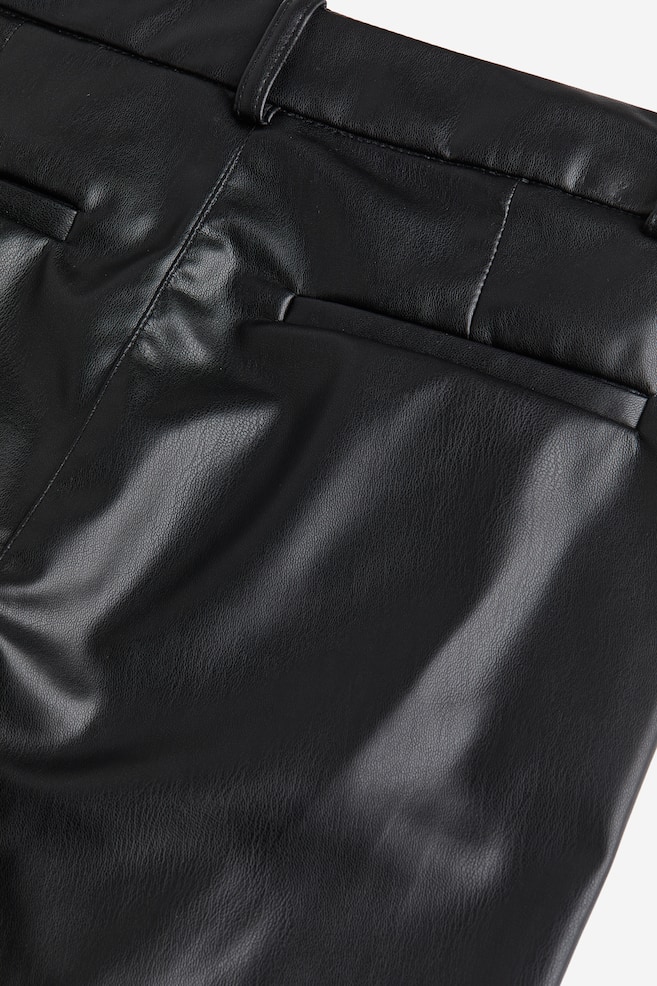 Stylede bukser med coated overflade - Sort - 3