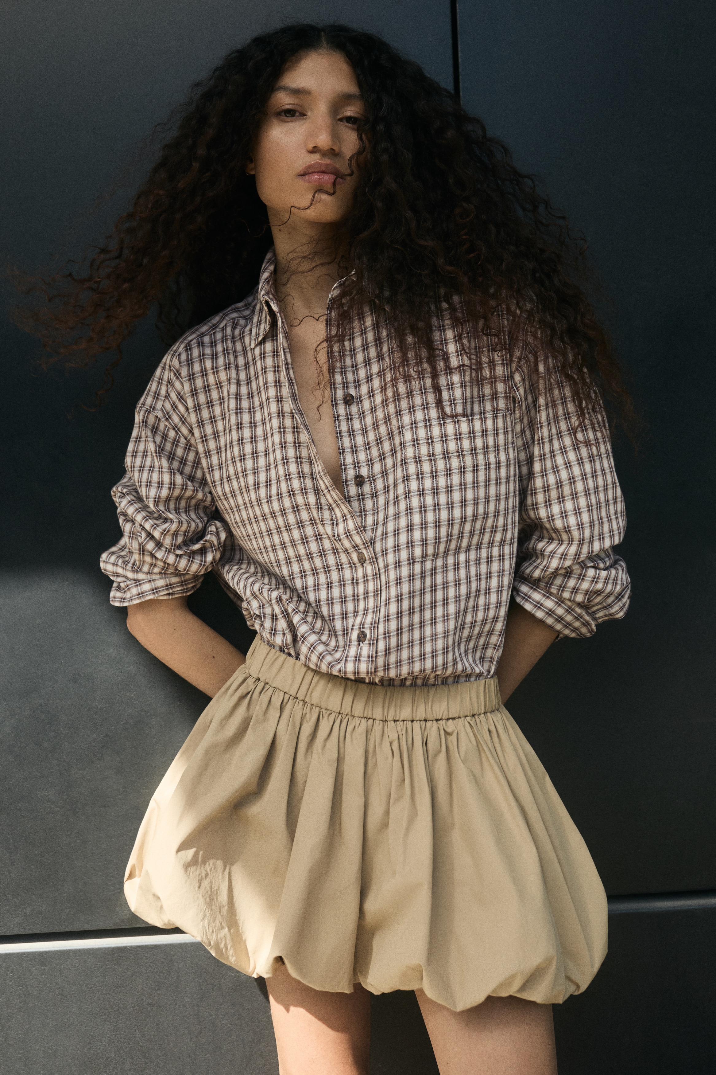 Oversized cotton shirtModel