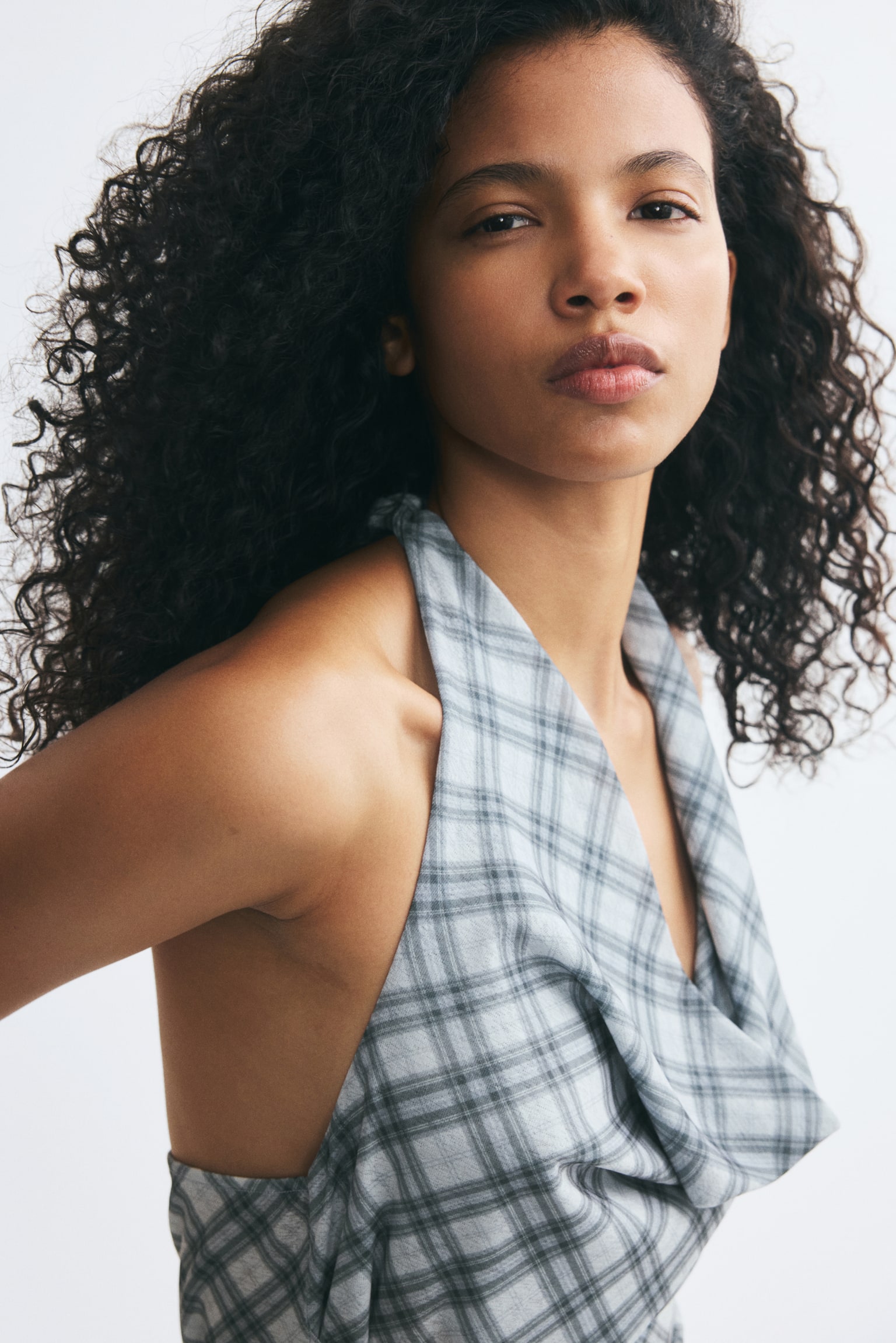 Женский топ H&M Tie-Detail Halterneck Top, цвет: Серый / Клетчатый — фото 5