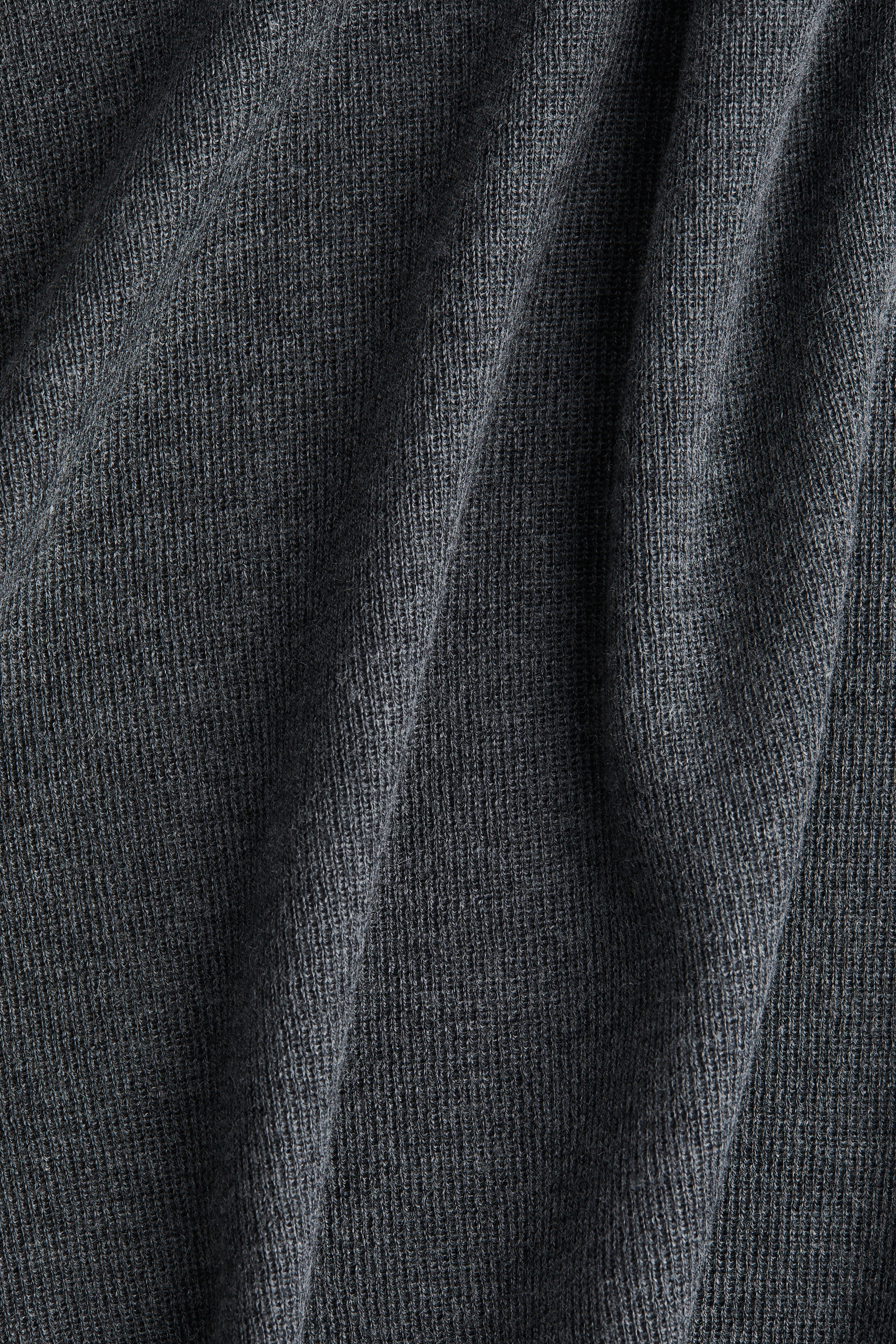 Fine-knit tube skirt