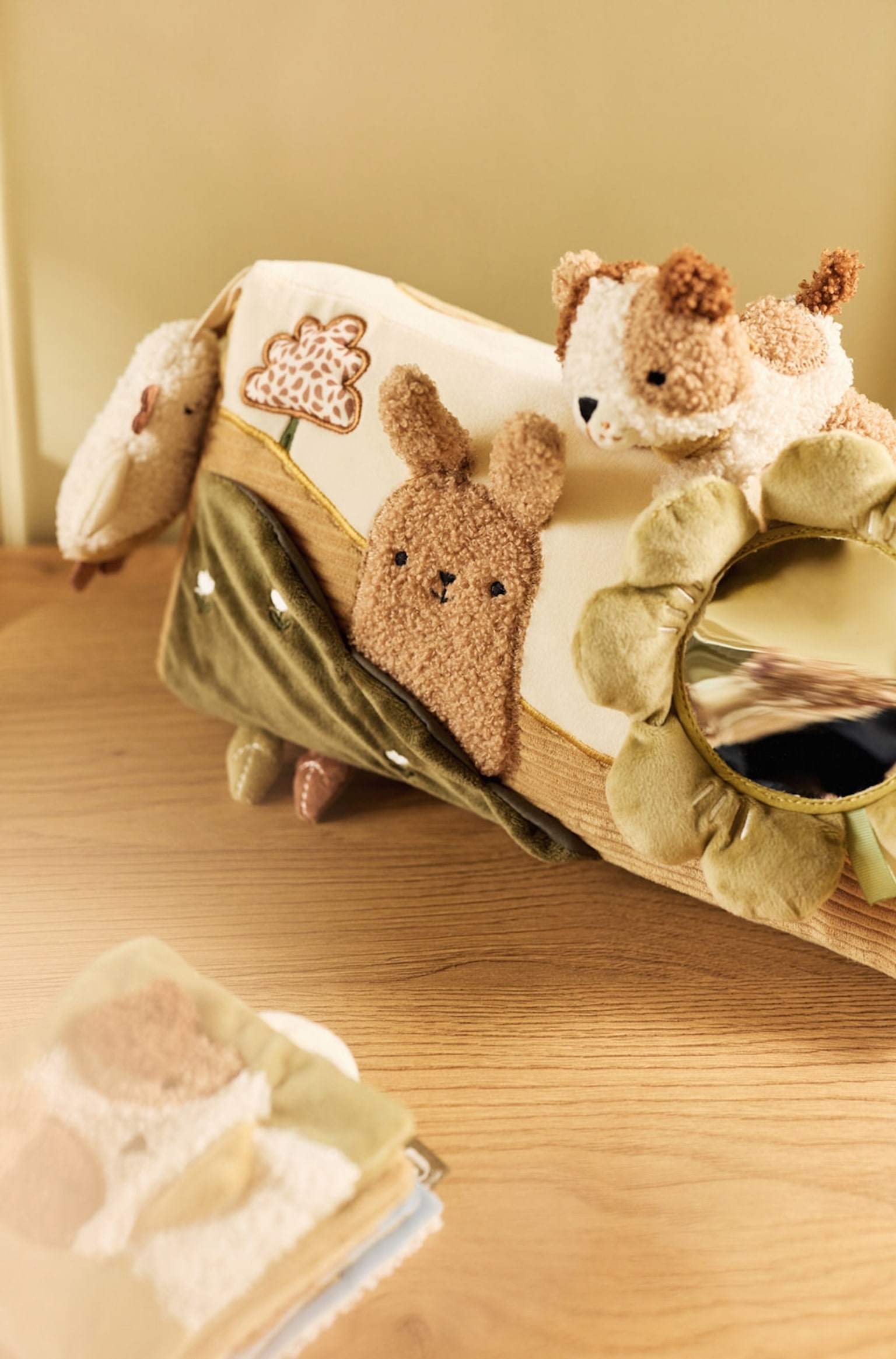 Activity Triangle - Tiny Park/Flower Fairies - 2