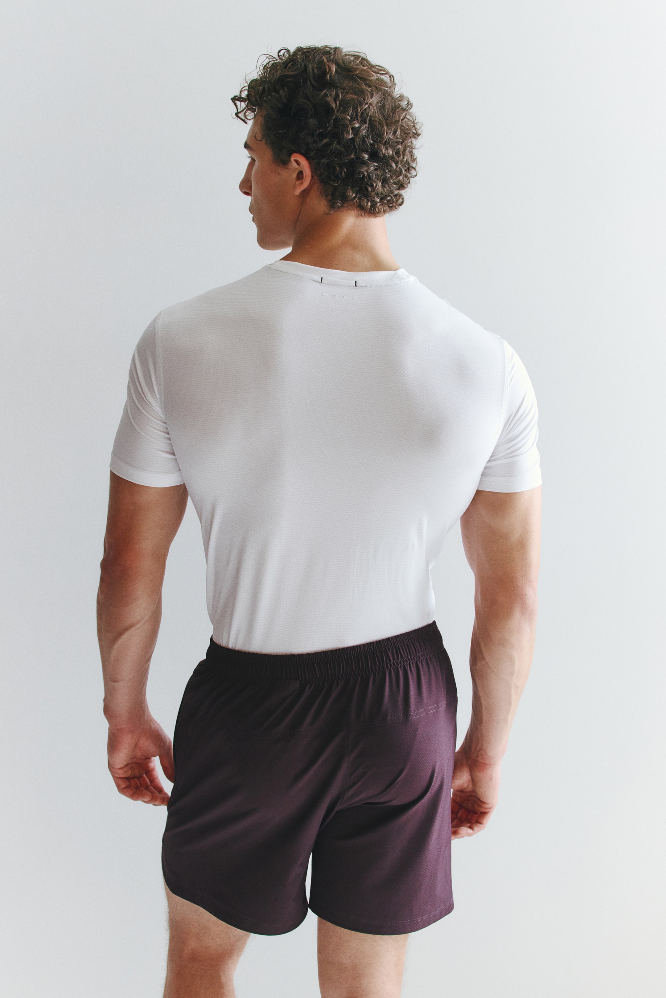 T-shirt sport Ă©pousant les muscles en DryMoveđ
Ș