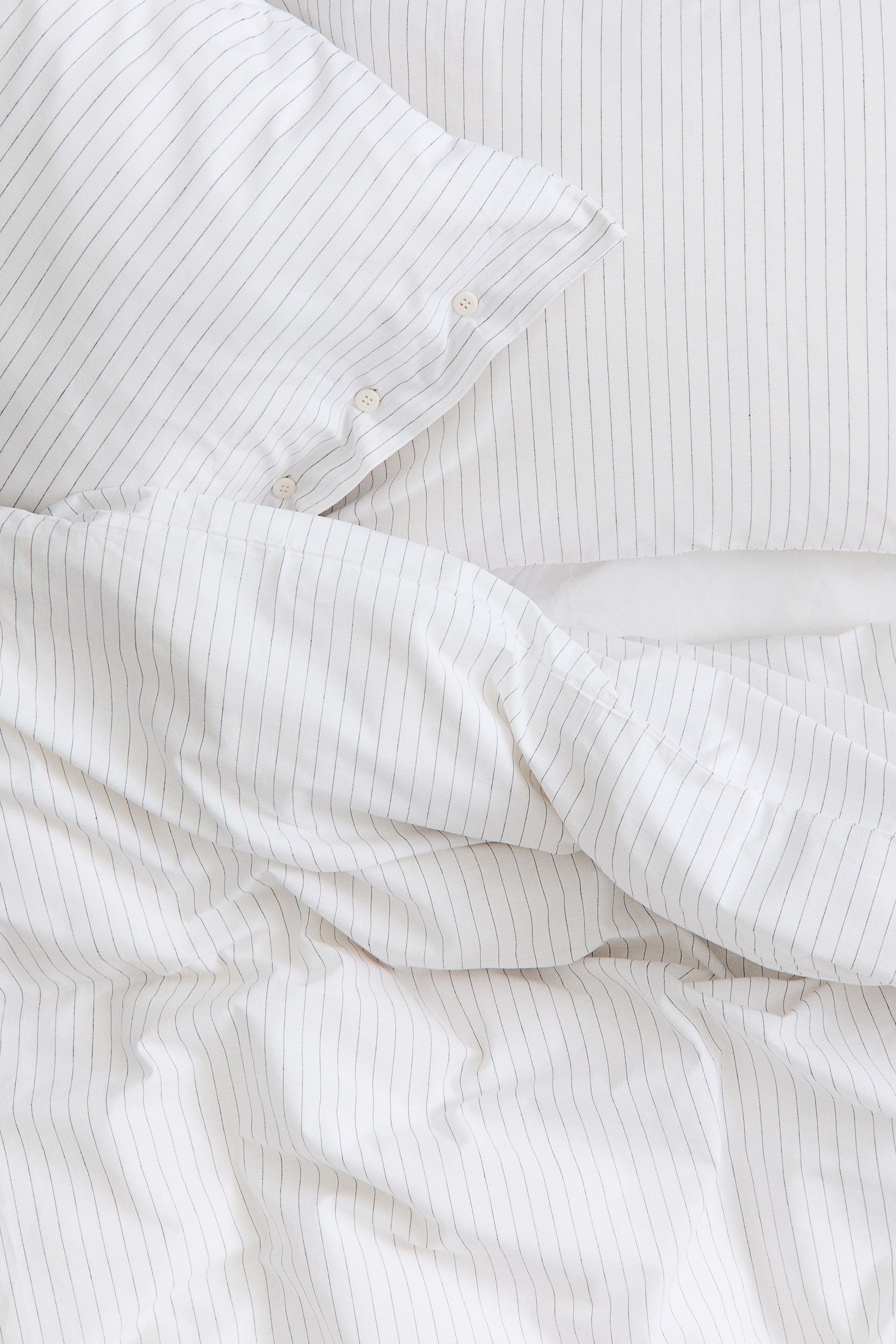 Pinstriped King/Queen Duvet Cover Set