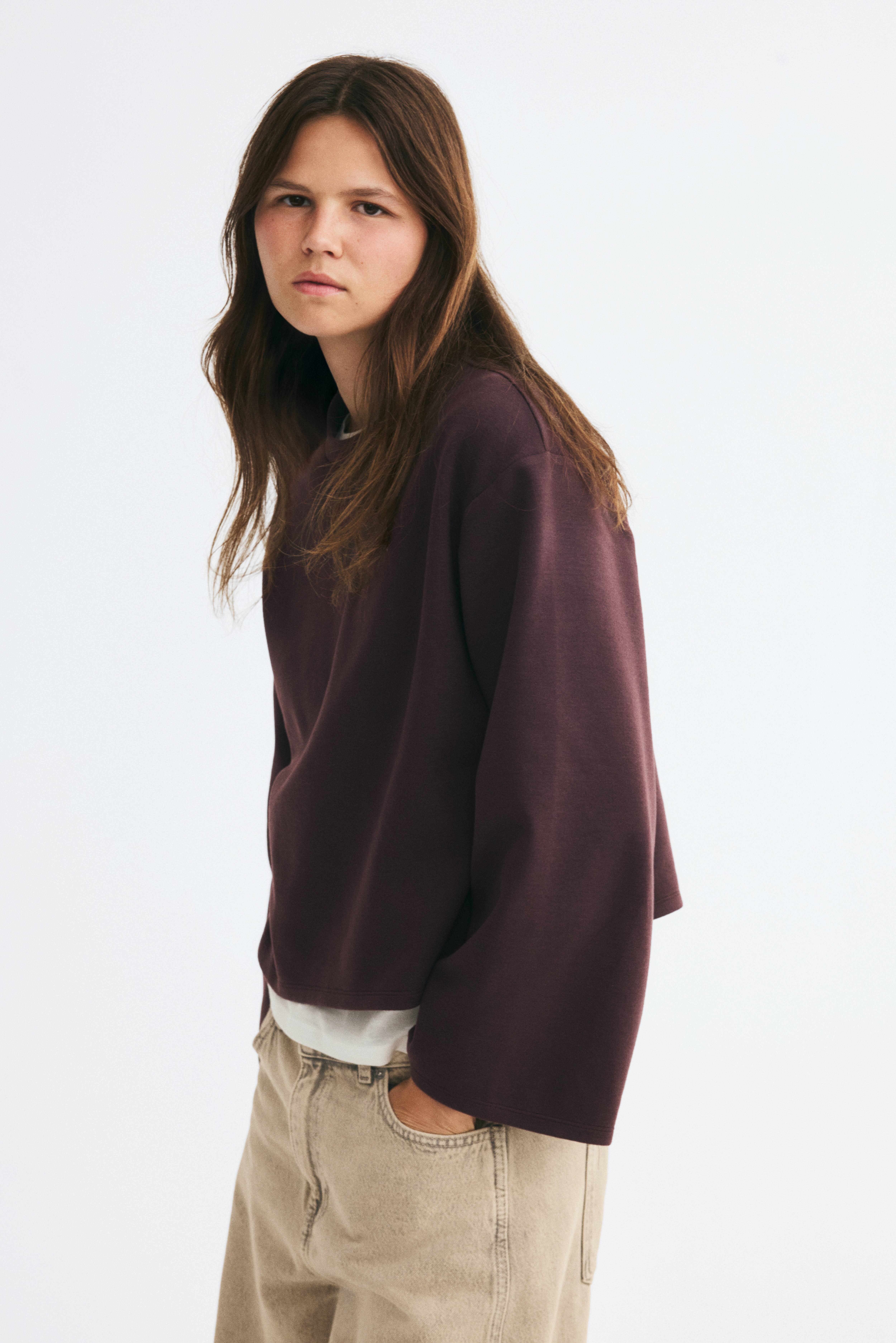 Sweatshirt
