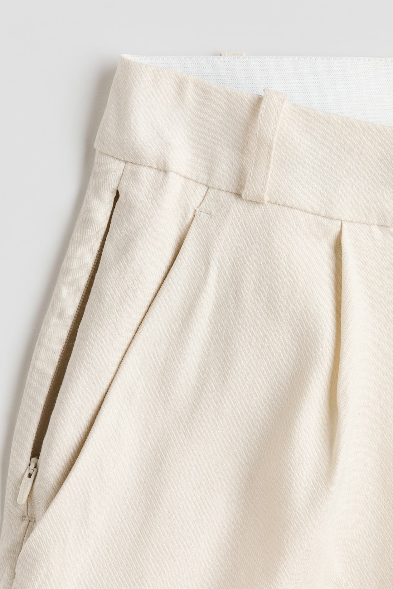Loose-Fit Linen-Blend Shorts - image 4