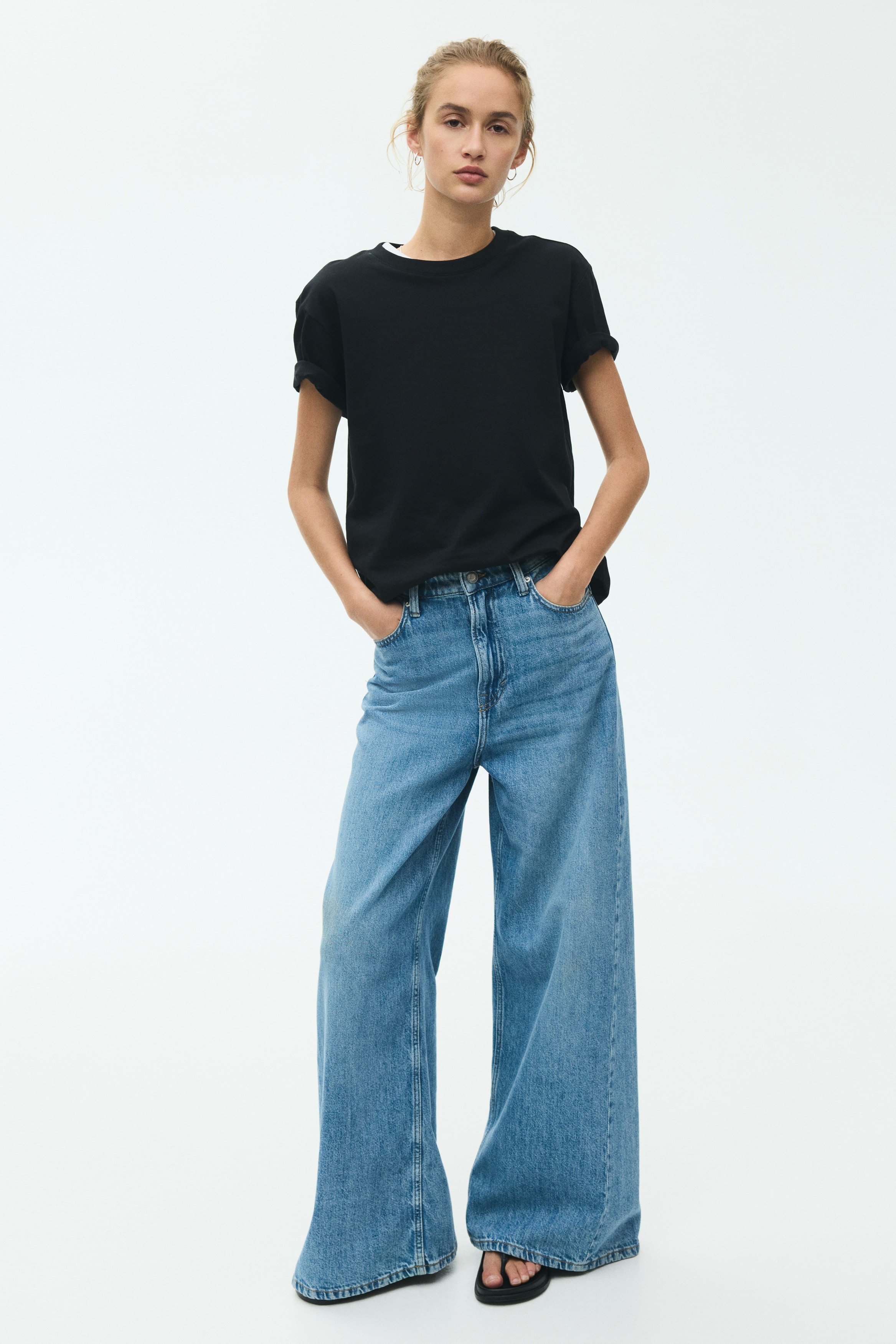 T-shirt i bomuldModel
