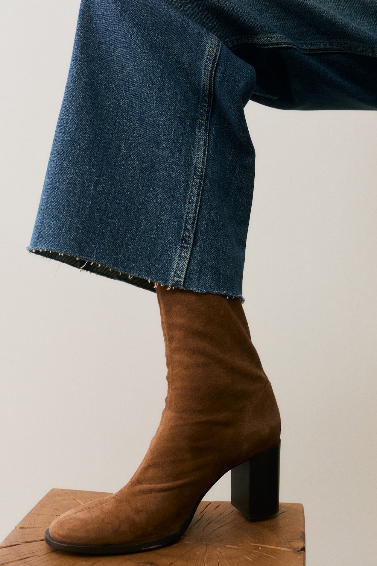 Wide High Jeans - image 4