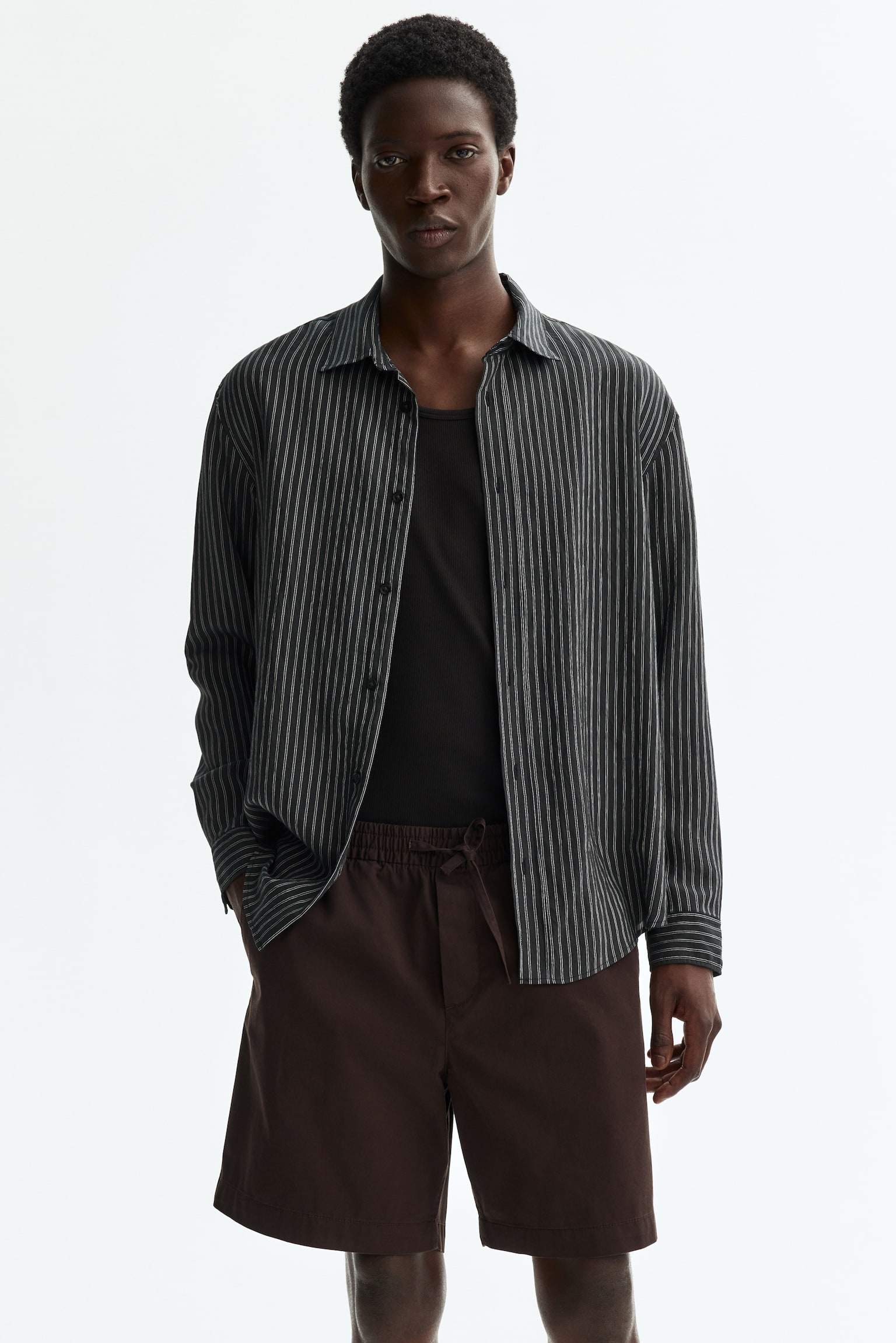 Relaxed-Fit Cotton Shorts - Dark brown/Black/Dusty purple/Dark blue/Cream/Khaki green/Beige/White - 1