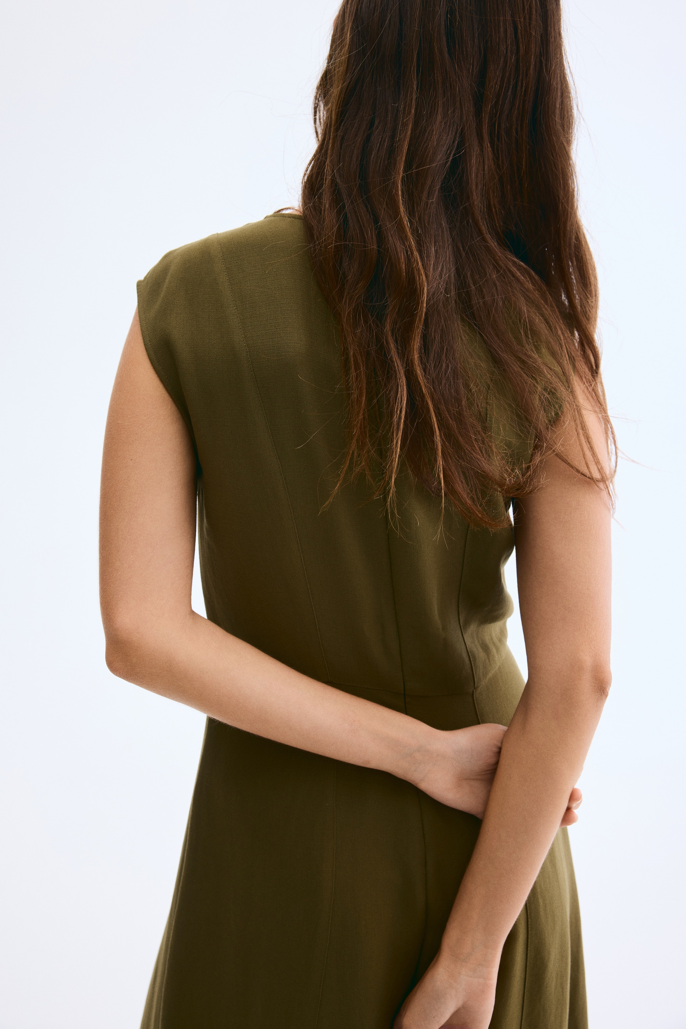 Sleeveless midi dress