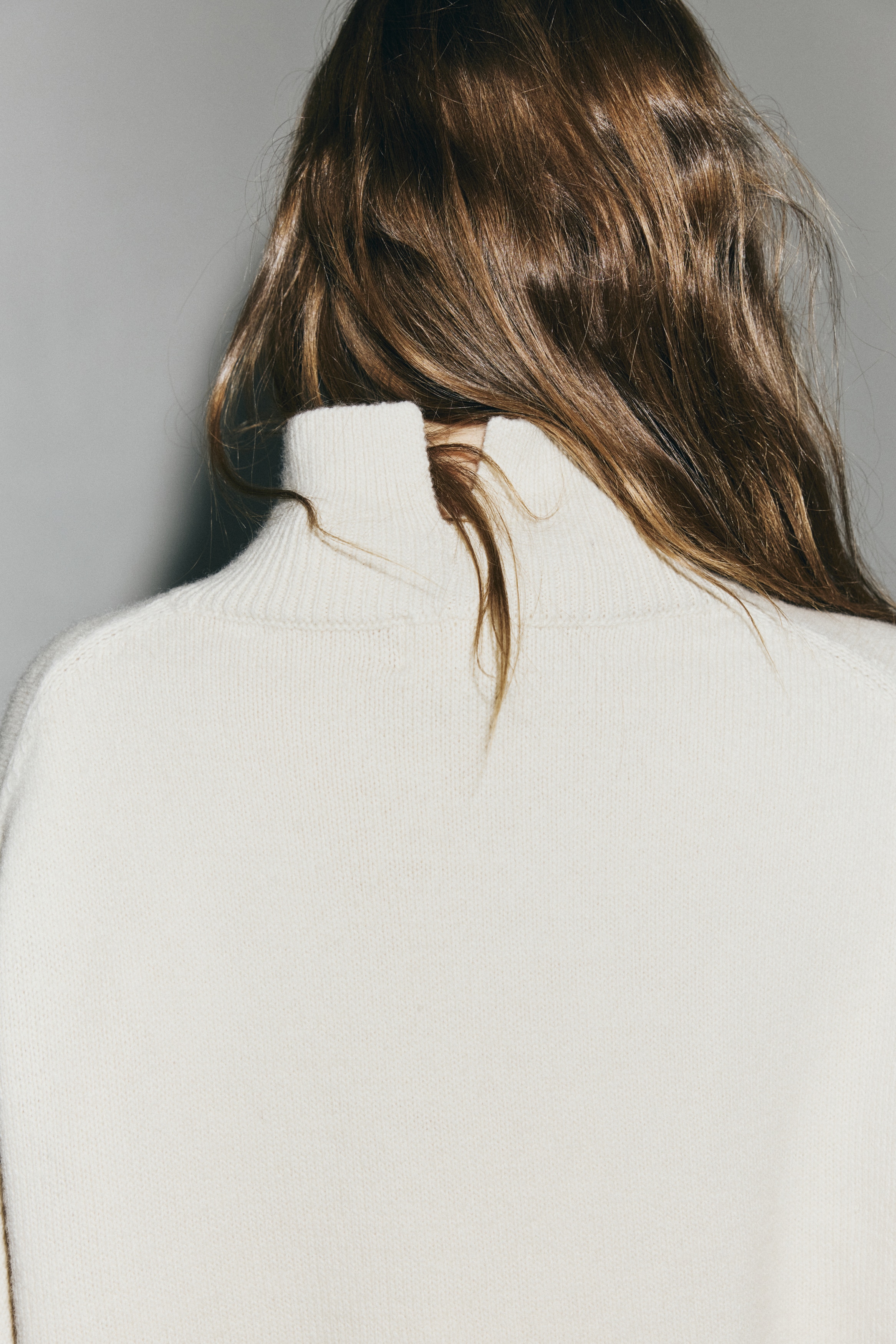 Seam-detail turtleneck jumper