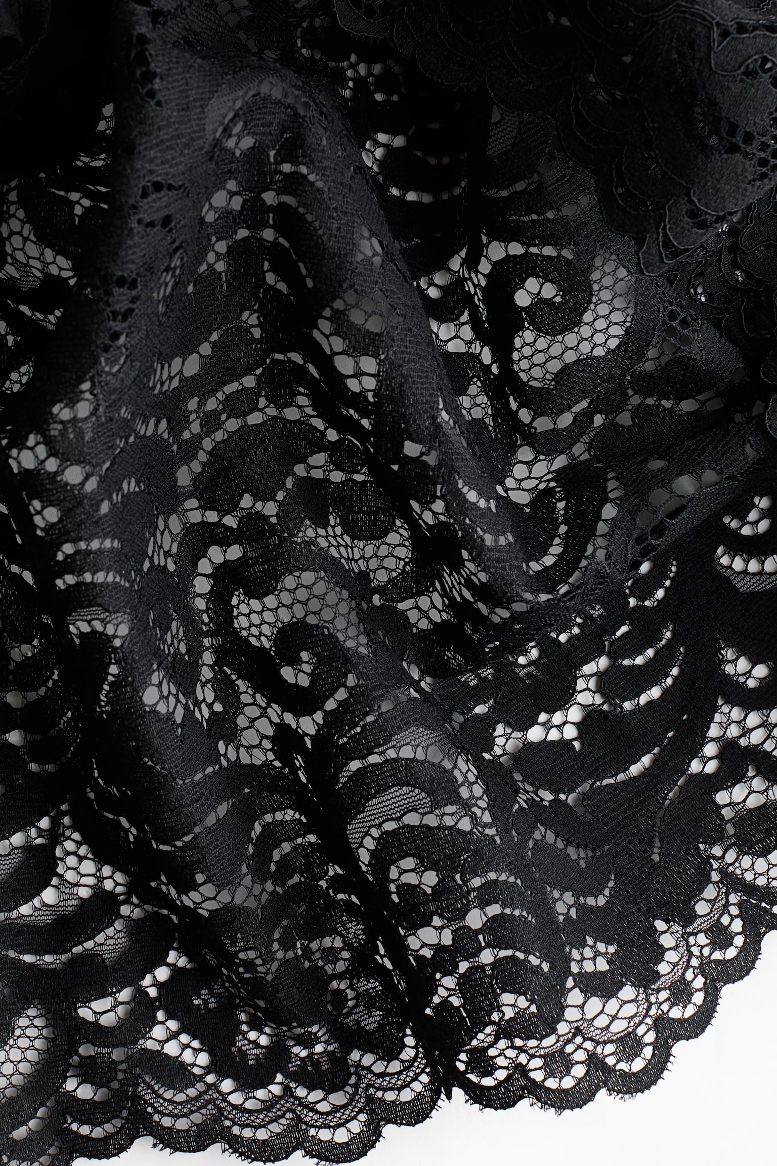 Čipkové šaty so zvonovou sukňou - Čierna - 3