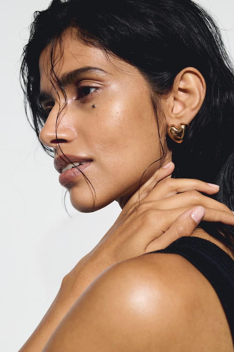 Heart-shaped earrings