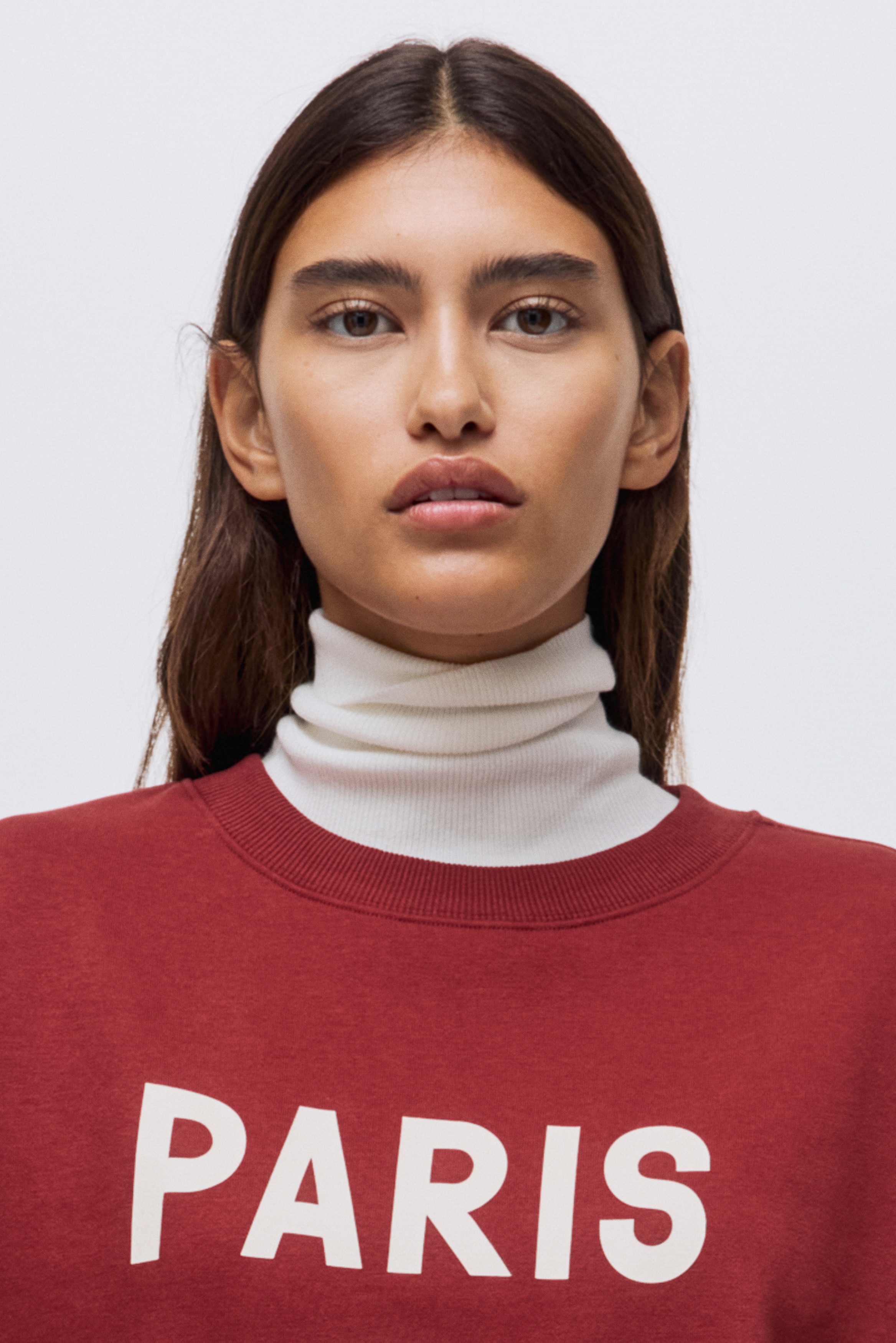 Dukserica s natpisom - Rđavocrvena/Paris/Krem/Le Club/Svetlosiva/Athletics/Mornarsko plava/Paris/Svetlotirkizna/Art Collective/Svetlosivi lapor/NYC/Bordo/Running Club/Maslinasto zelena/Ce Soir