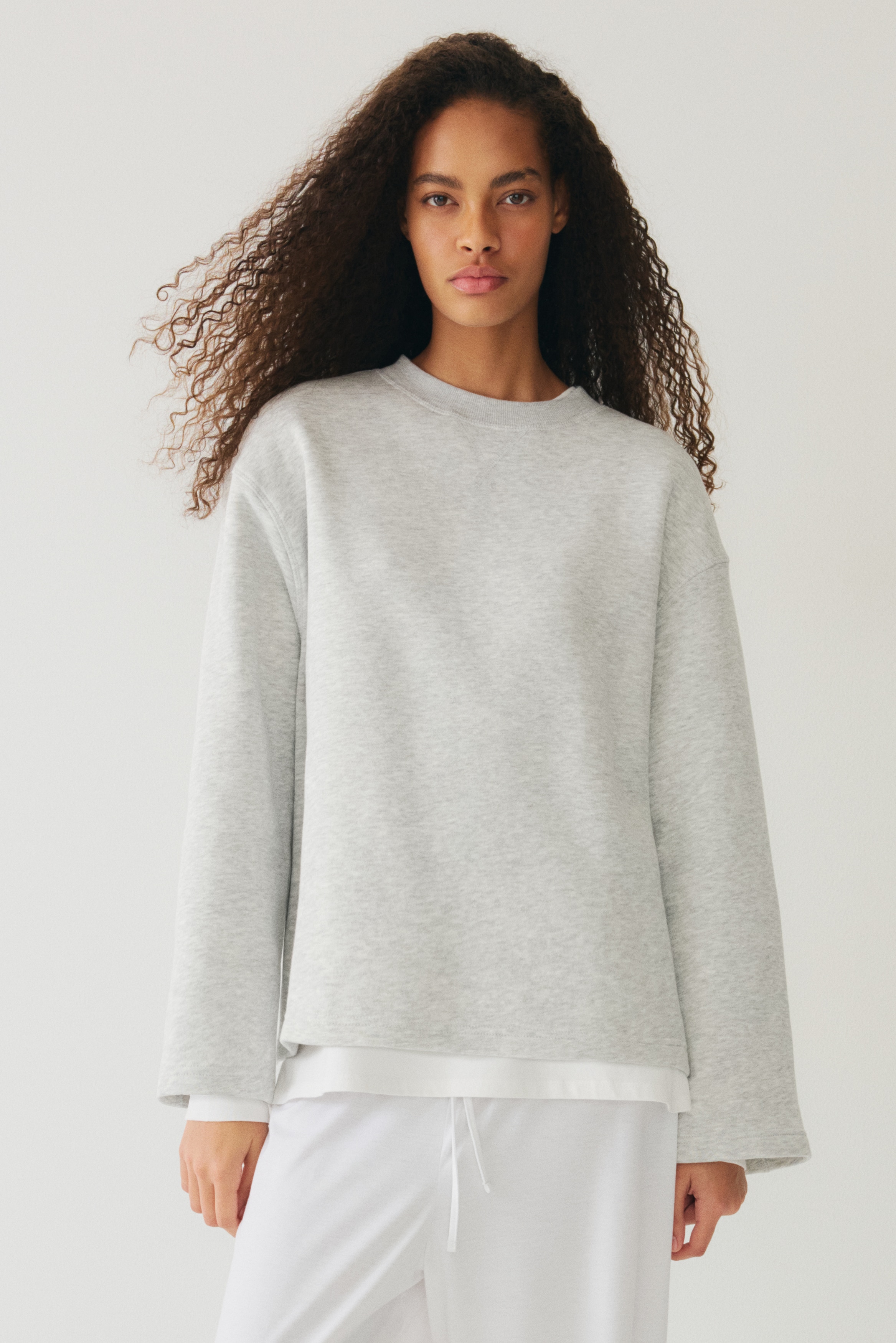 Sweat-shirt oversize - Gris clair chiné/Marron foncé/rayé