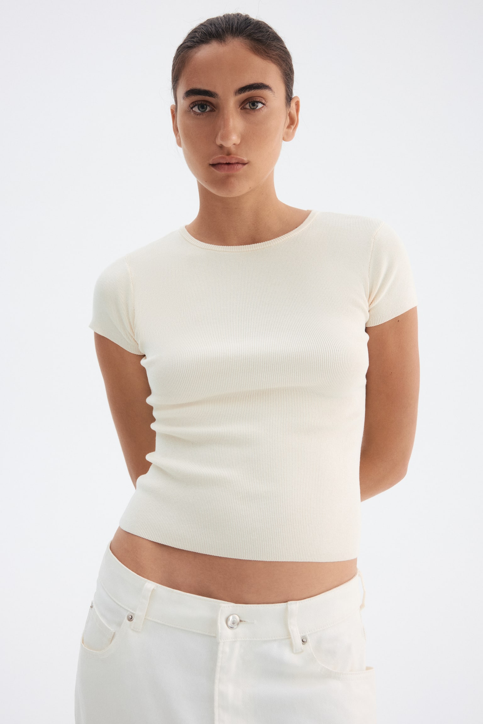 Áo thun dệt kim mịn - Màu kem/Màu đỏ rượu - 2