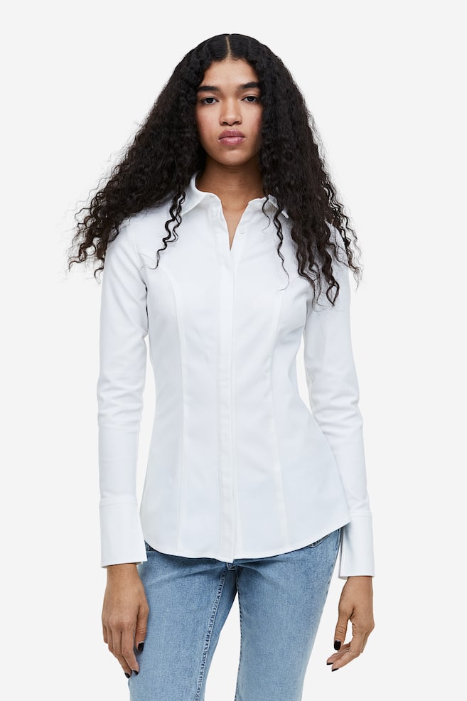 Skjorte med markeret talje - Hvid/Marineblå/Nålestribet - 4