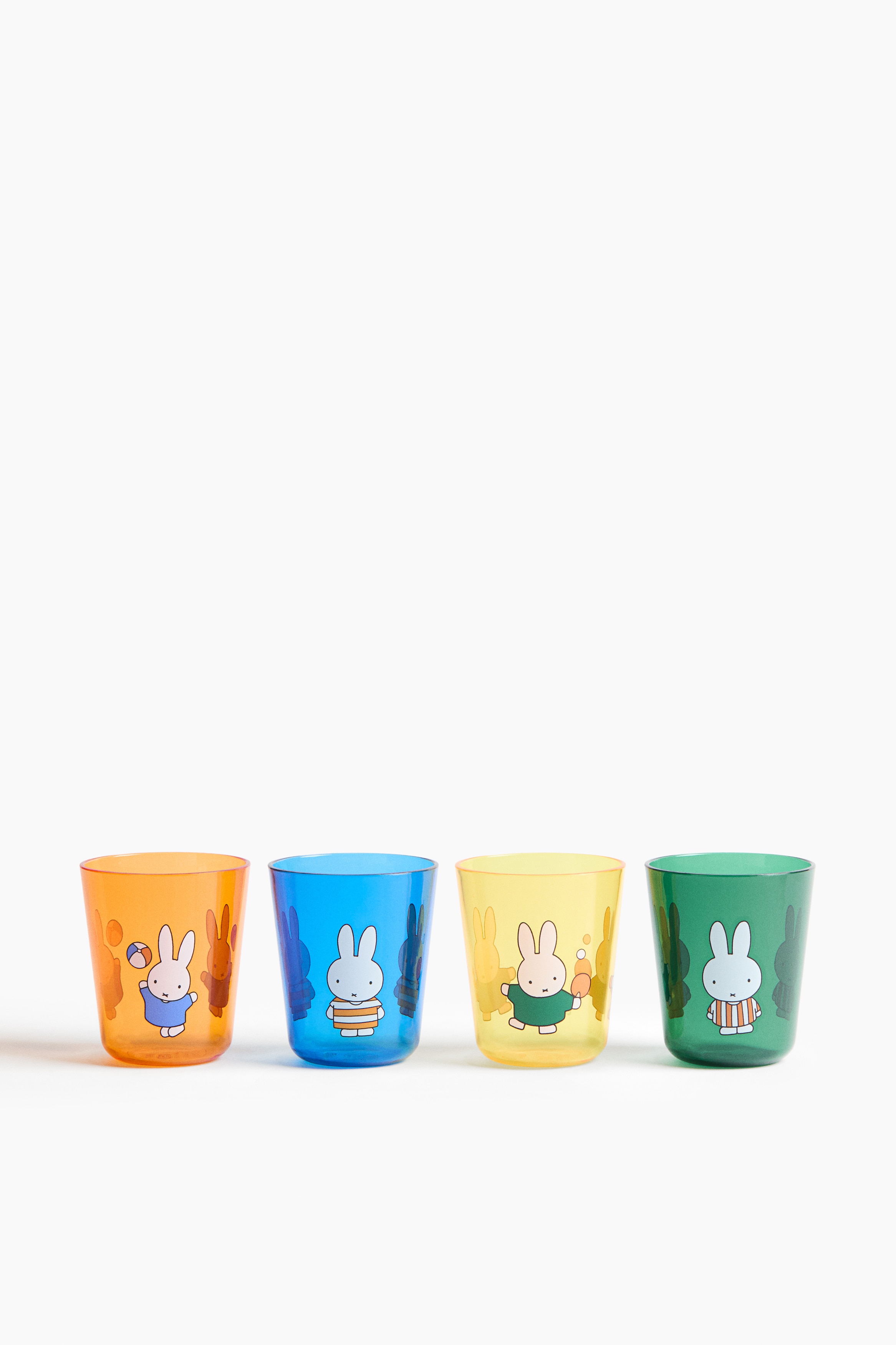 Set de 4 pahare din plastic pentru copii