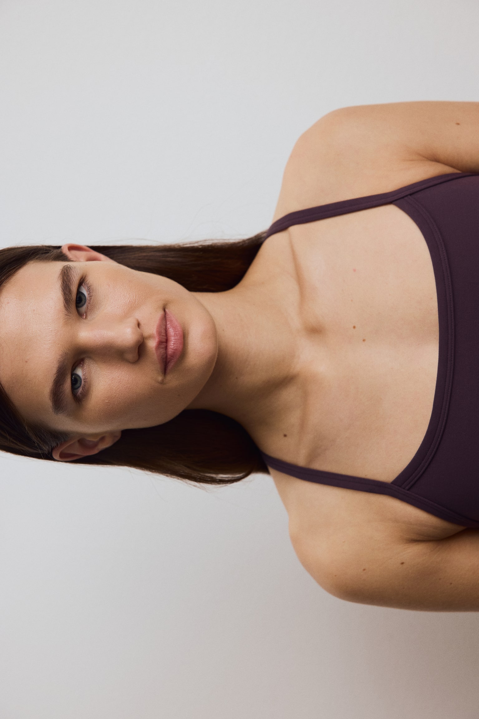 Integral-bra sports strappy top with SoftMove™ - Aubergine purple/Black/White/Chocolate plum/Soft pink/Greige - 4