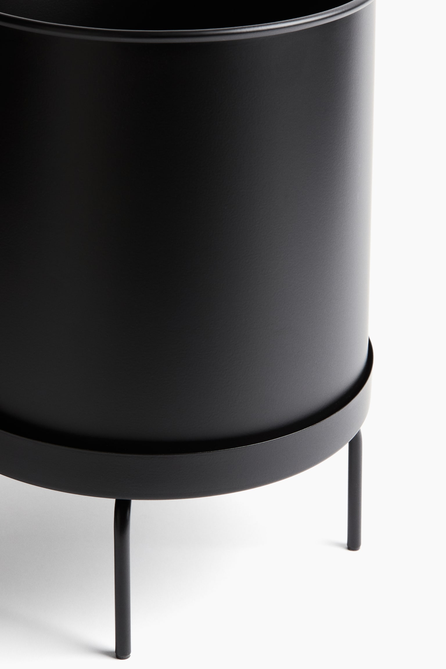Extra-large plant pot on a stand - Black - 4