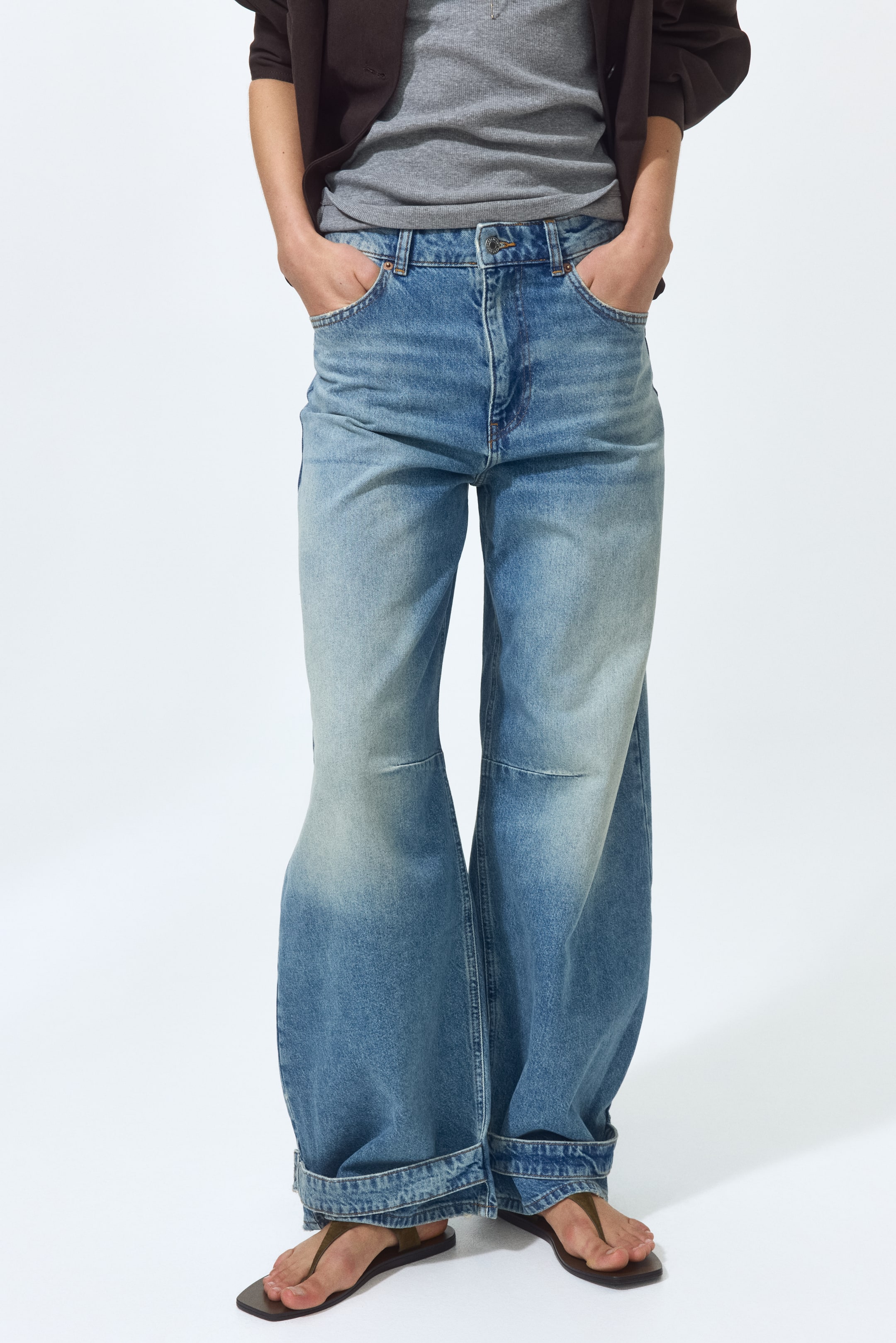 Barrel-Leg High-Waist Jeans