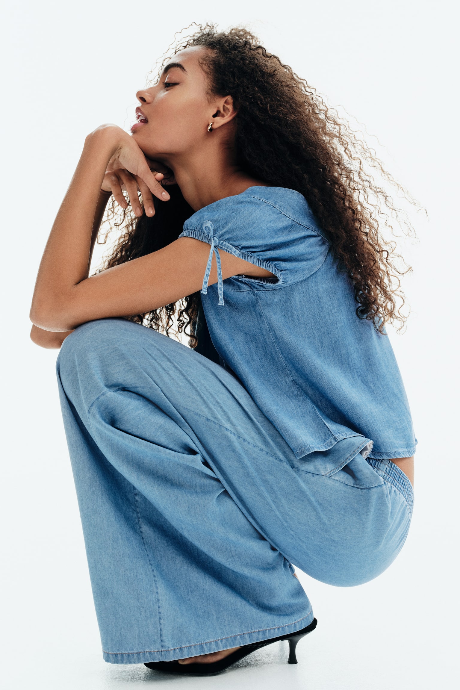 Puff-sleeved denim blouse - Denim blue - 1