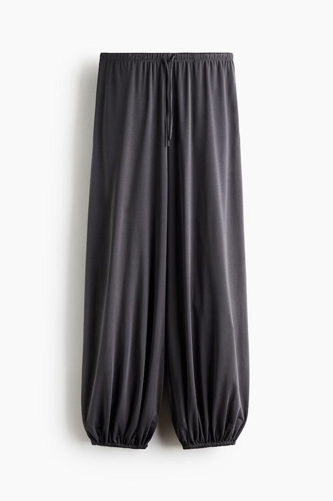 Pantalón con piernas globo y cordón de ajuste - Gris pizarrón - 1