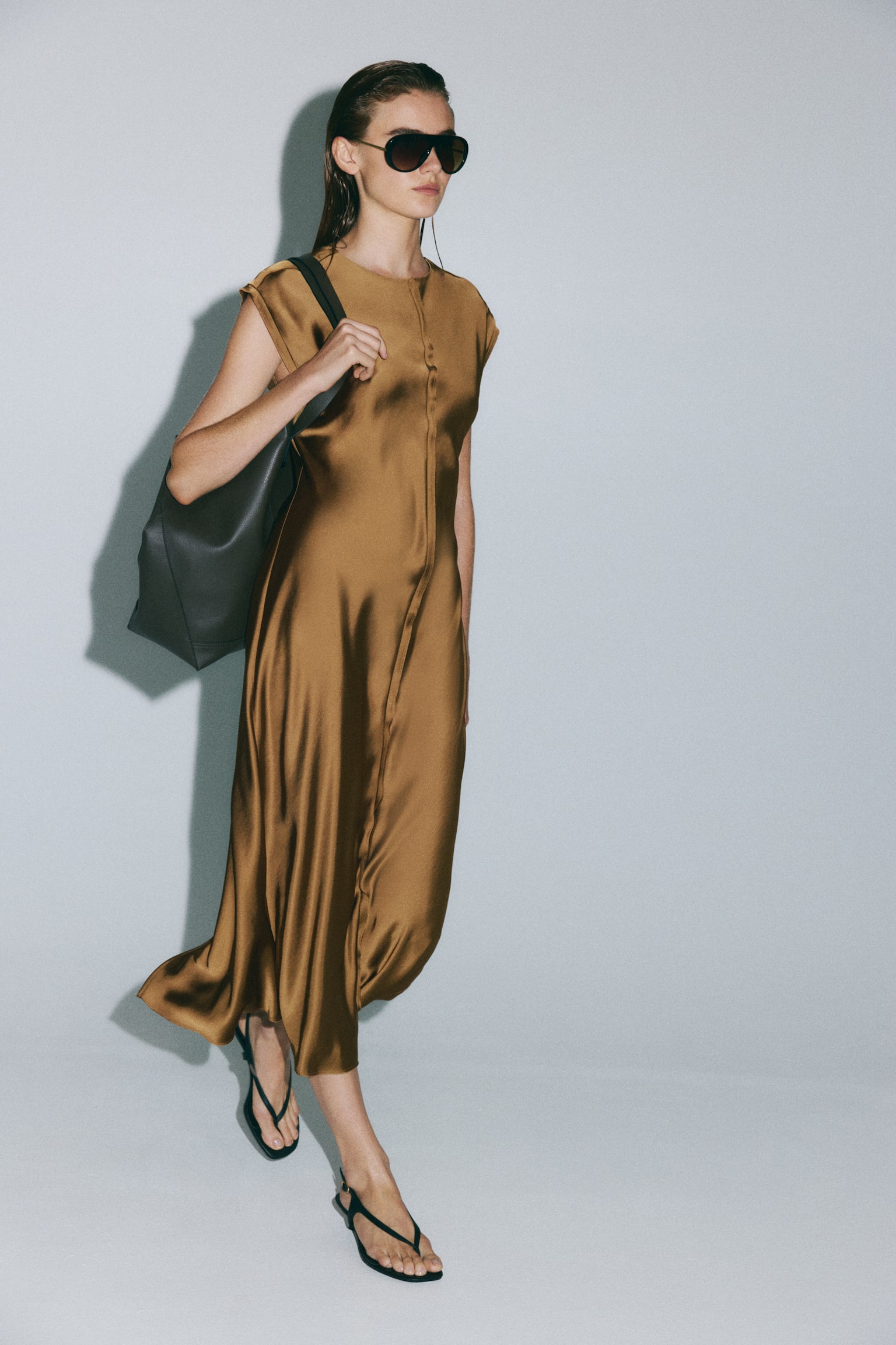 Женское платье H&M Satin Midi, цвет: Тёмный бежевый — фото 5