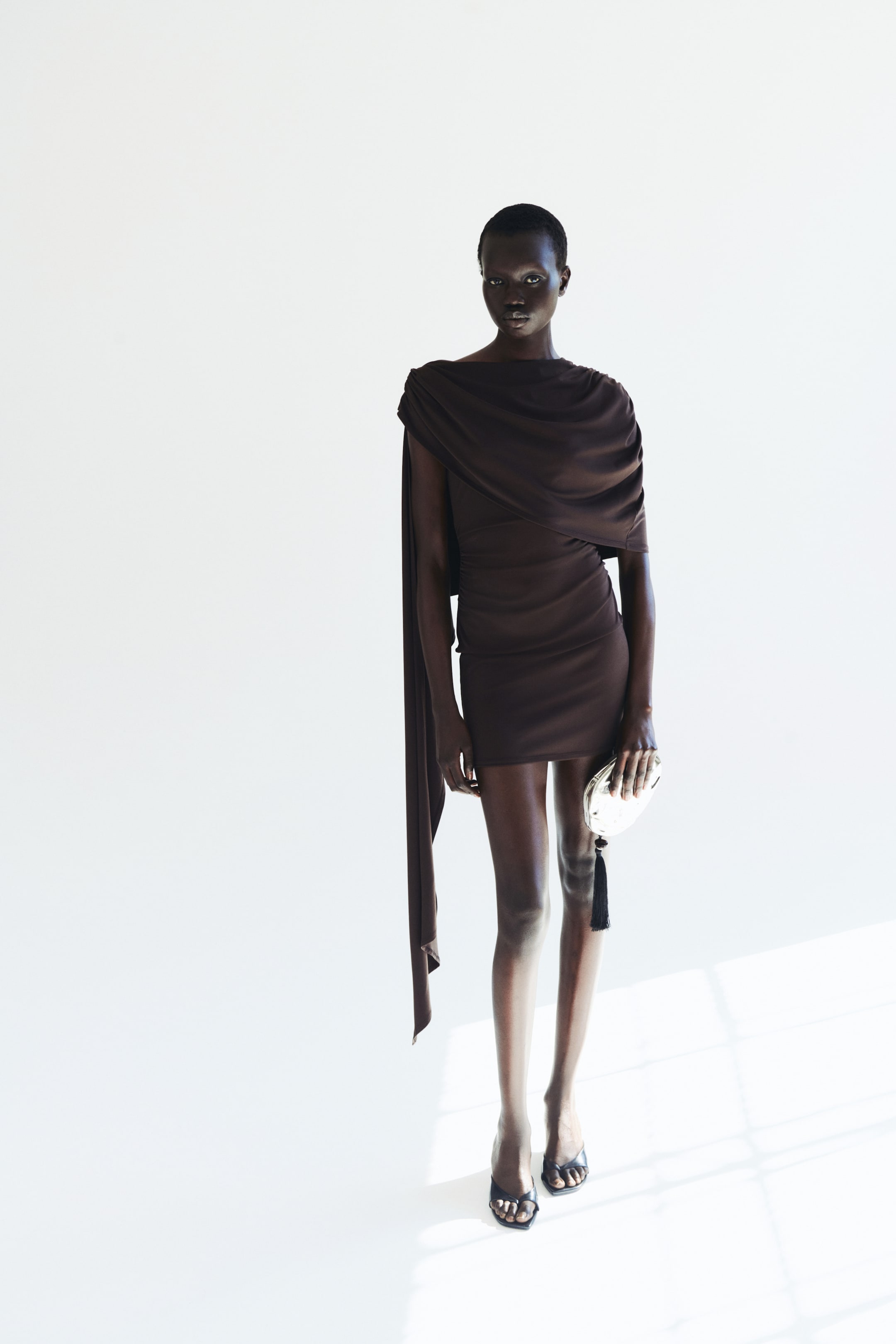 Женские платья H&M Cape-Detail Draped Dress — фото 4