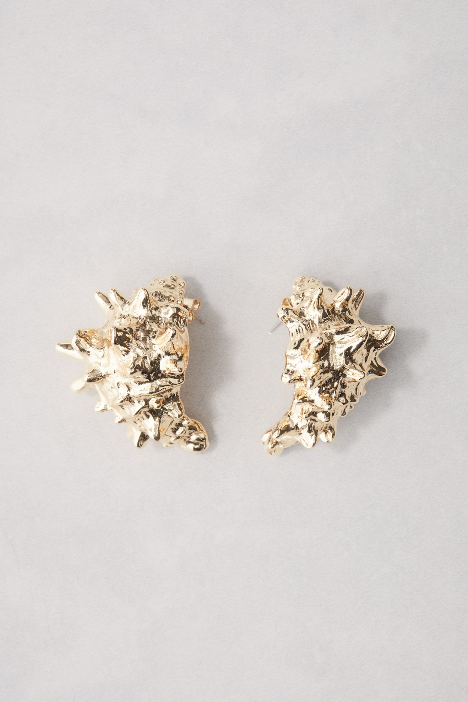 Женские украшения H&M Seashell-Shaped Earrings, цвет: Золотой — фото 2