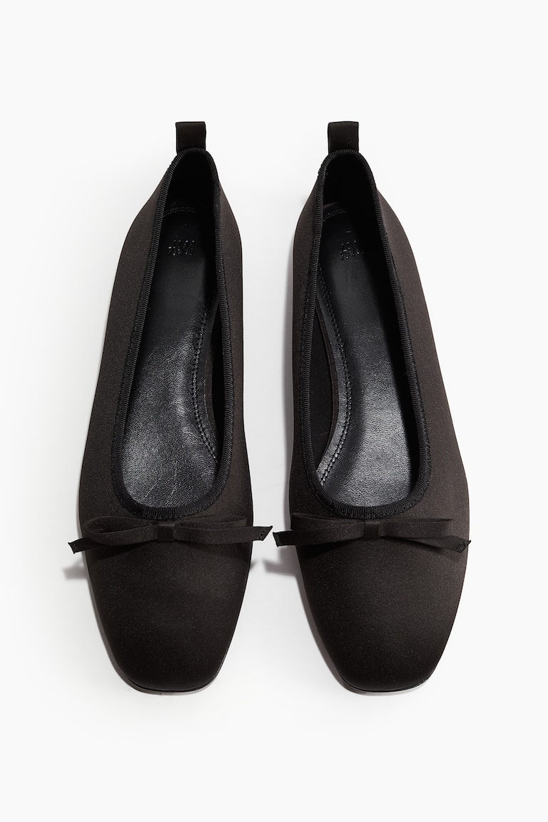 Bow-detail ballet pumps